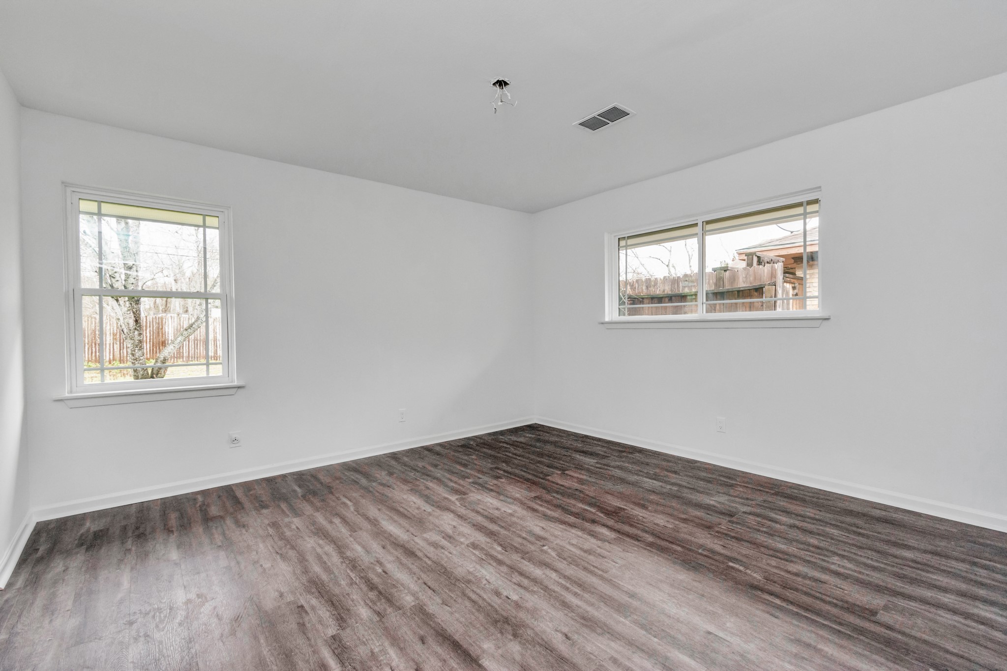 5006 Heatherbloom Drive Property Photo 12