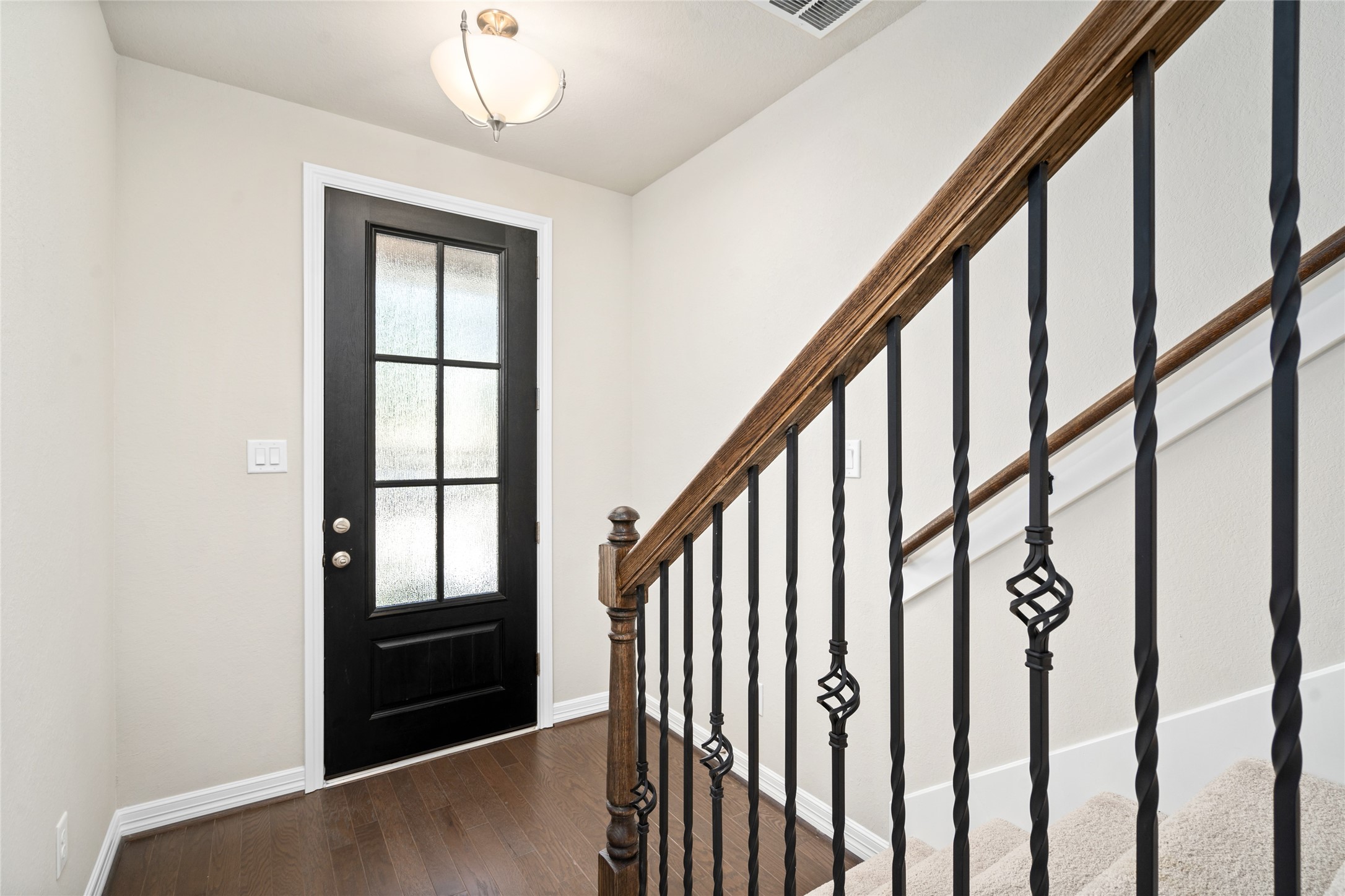 9521 Towne Lake Parkway Property Photo 3