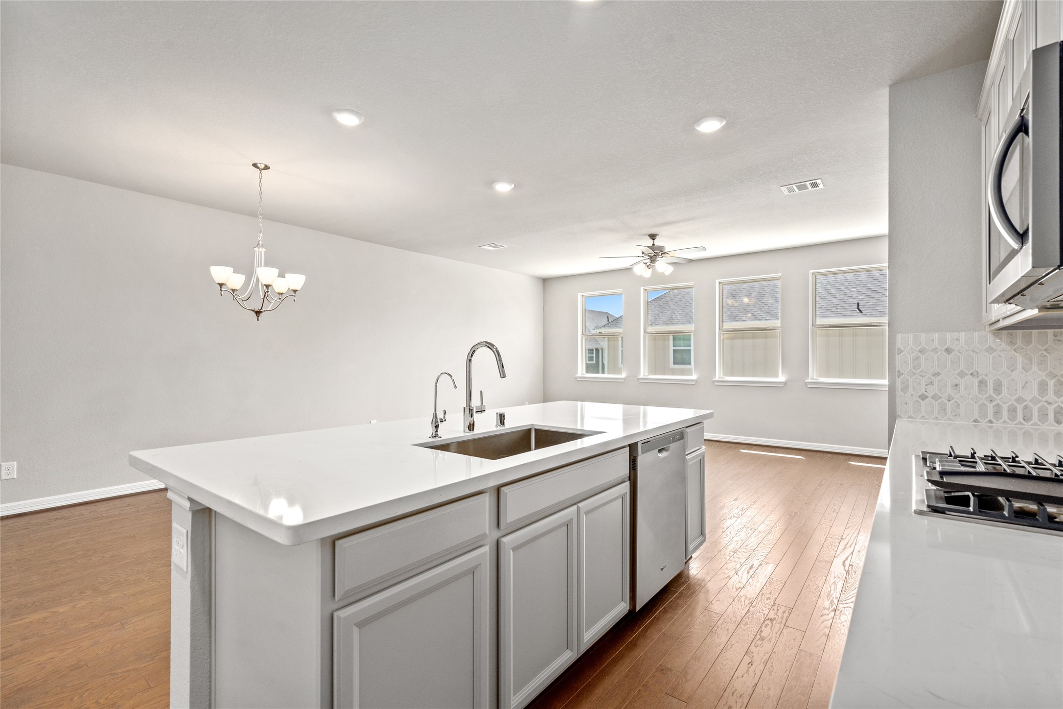 9521 Towne Lake Parkway Property Photo 5