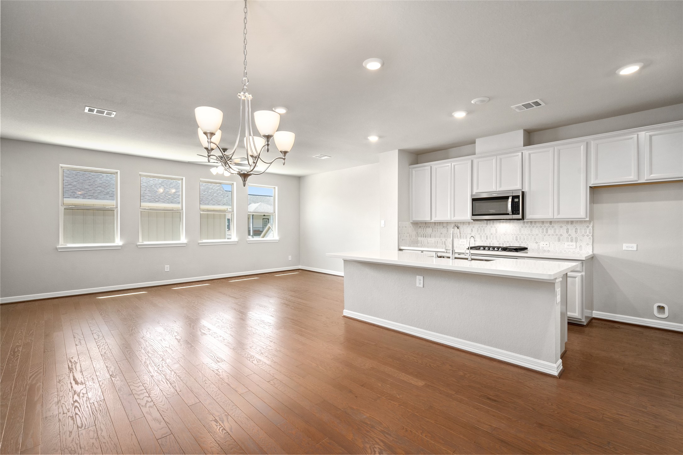 9521 Towne Lake Parkway Property Photo 6