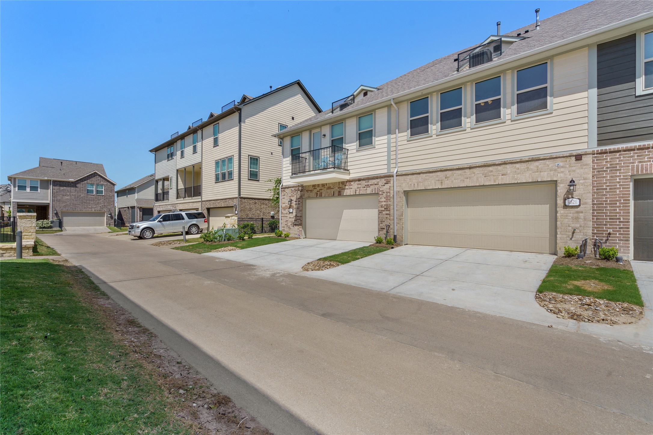 9521 Towne Lake Parkway Property Photo 21
