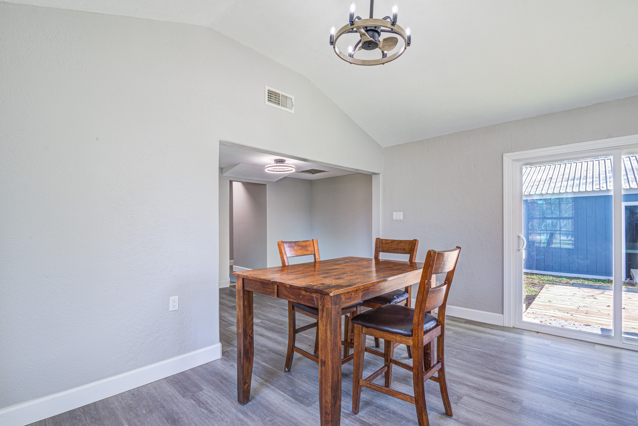 1111 Robinson Street Property Photo 43