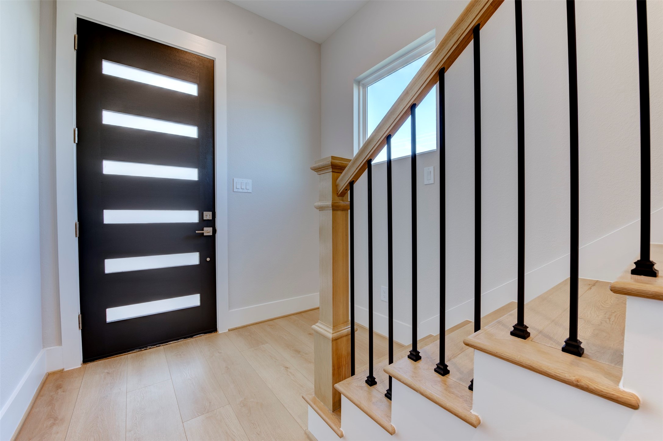 5130 Rosslyn Road Property Photo 2