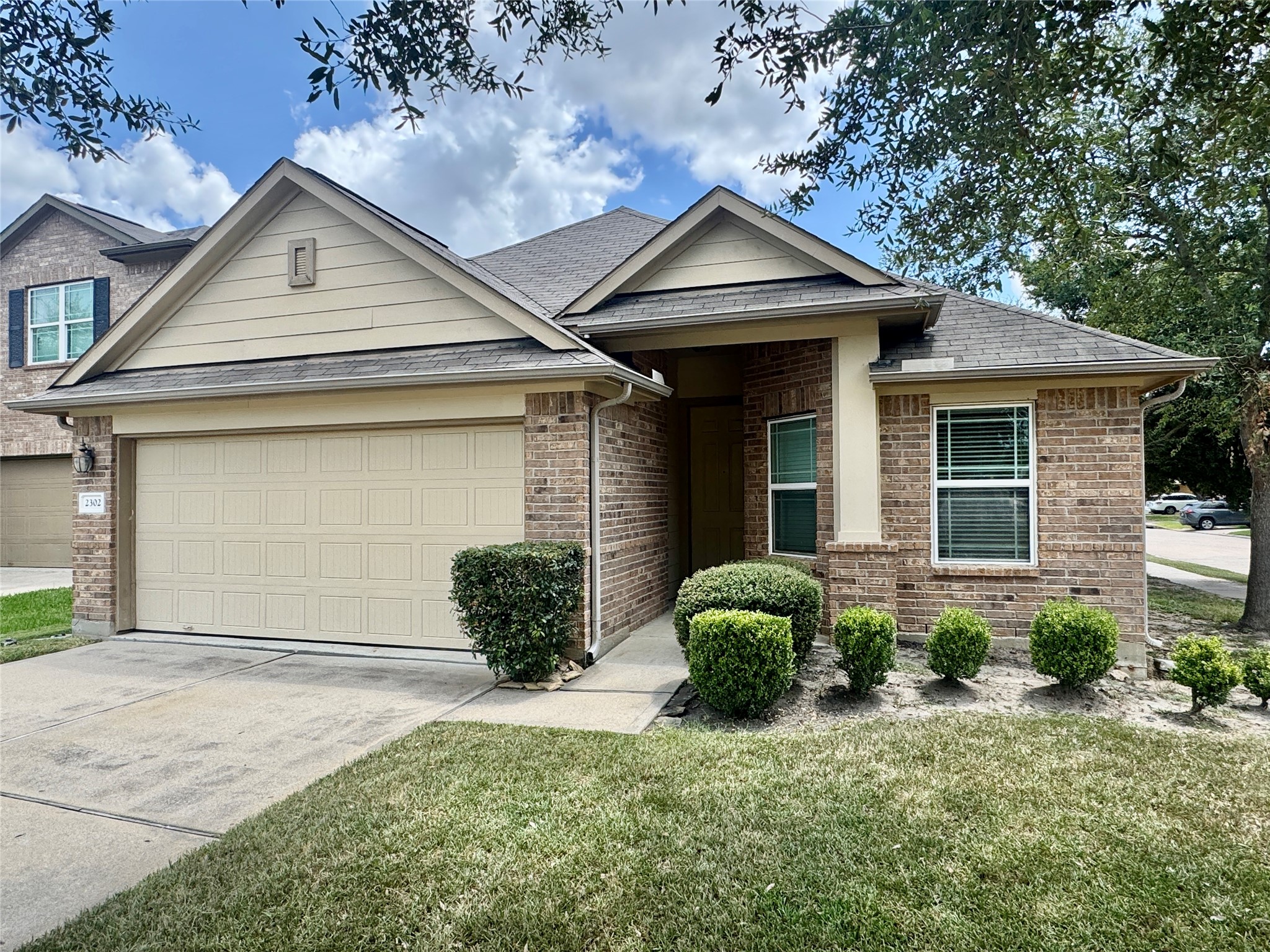 2302 Corry Crest Circle Property Photo 1