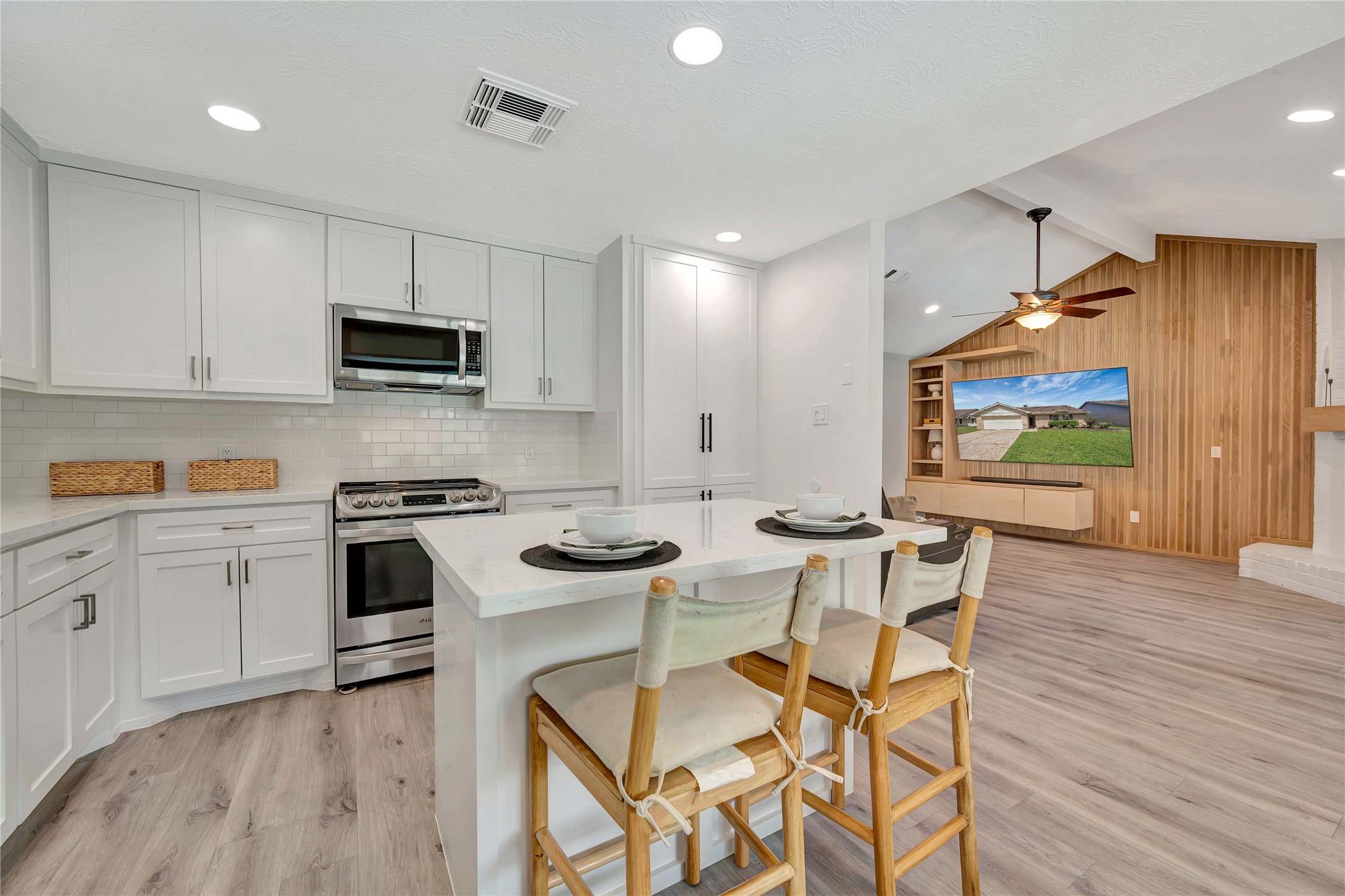 109 Country Lane Property Photo 3