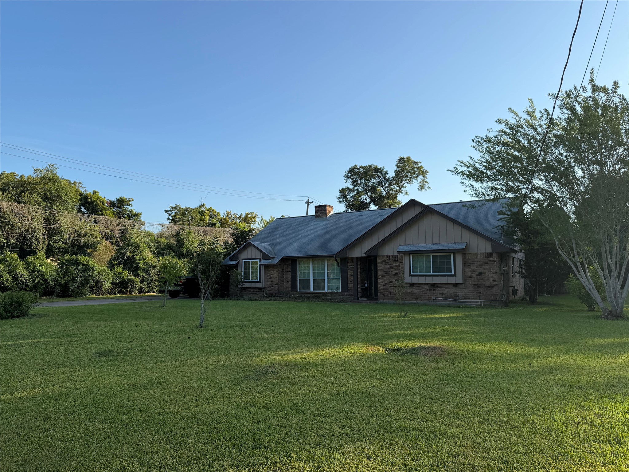 401 Southern Oaks Drive Property Photo 6