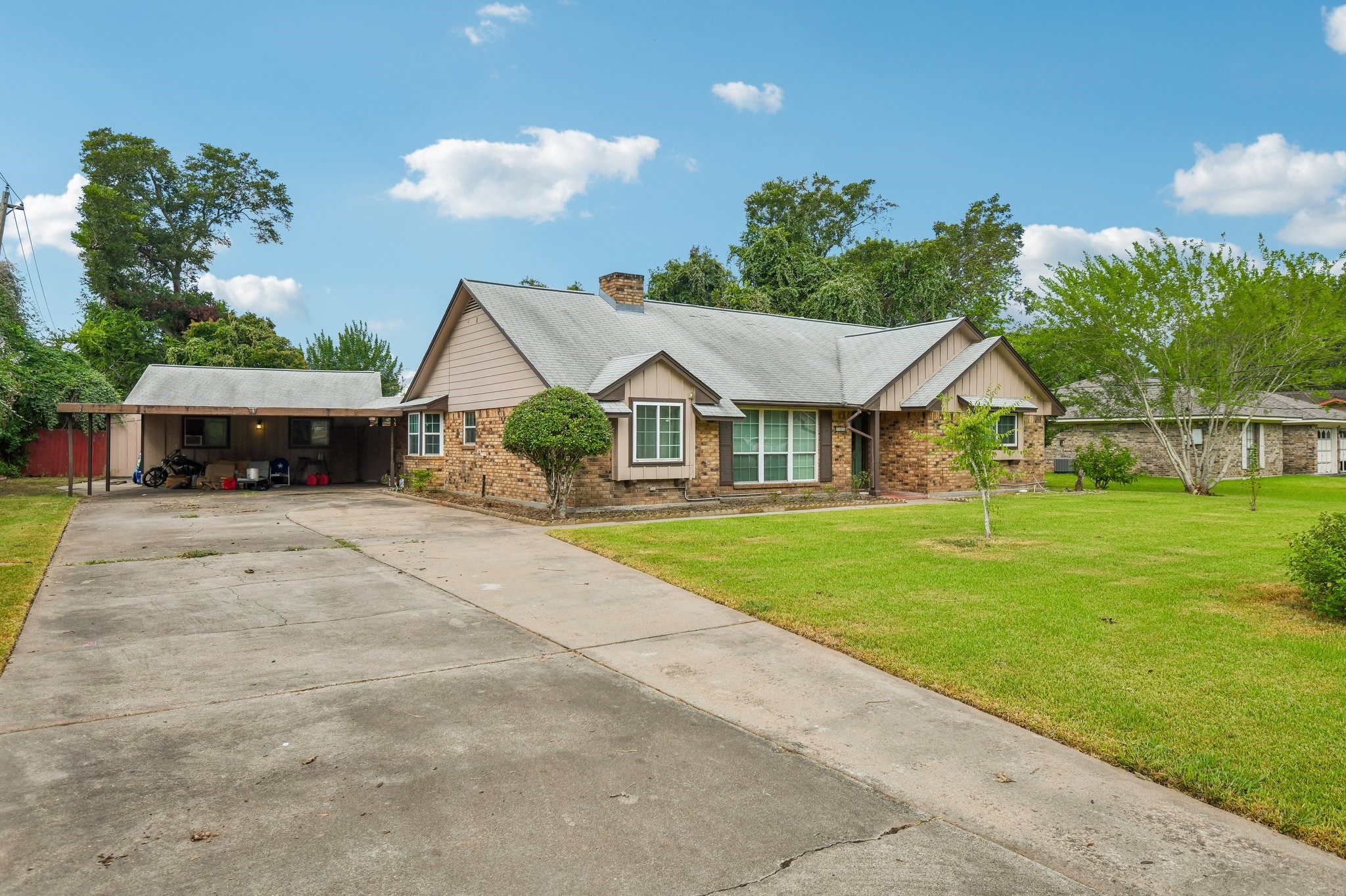 401 Southern Oaks Drive Property Photo 14