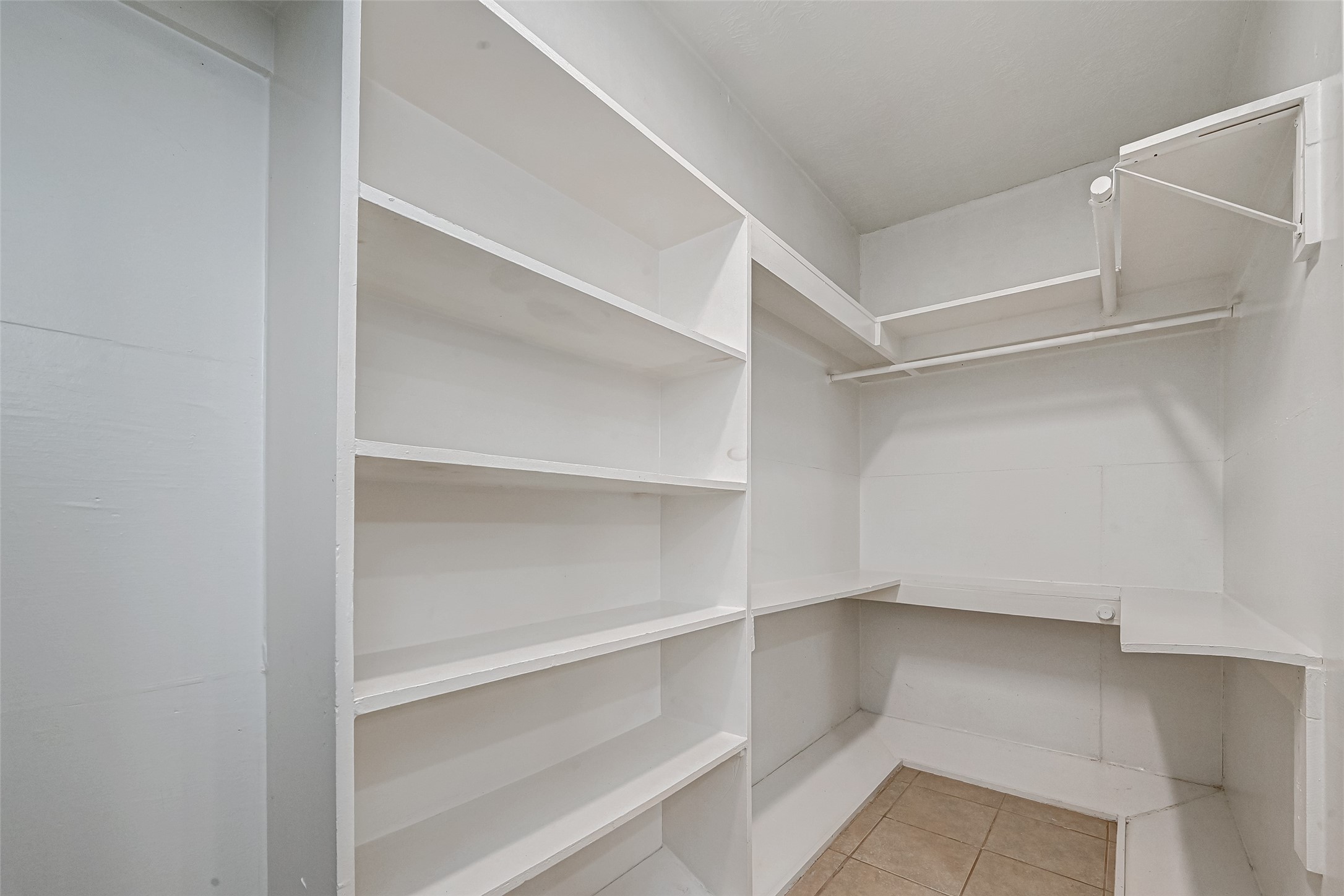 817 Eleanor Street Property Photo 28