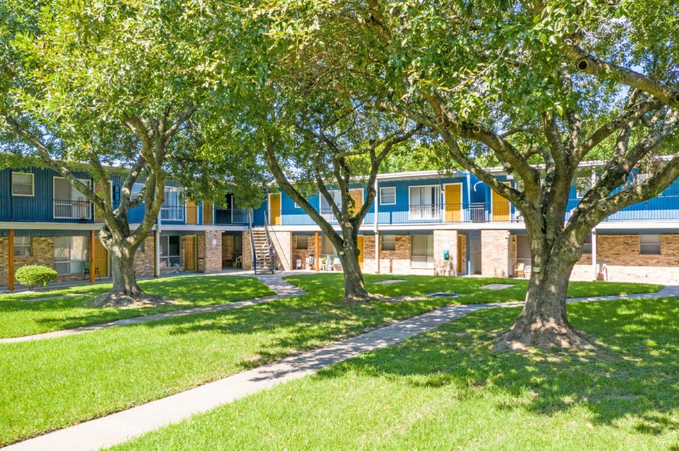 1305 Memorial Drive 06 Property Photo 4