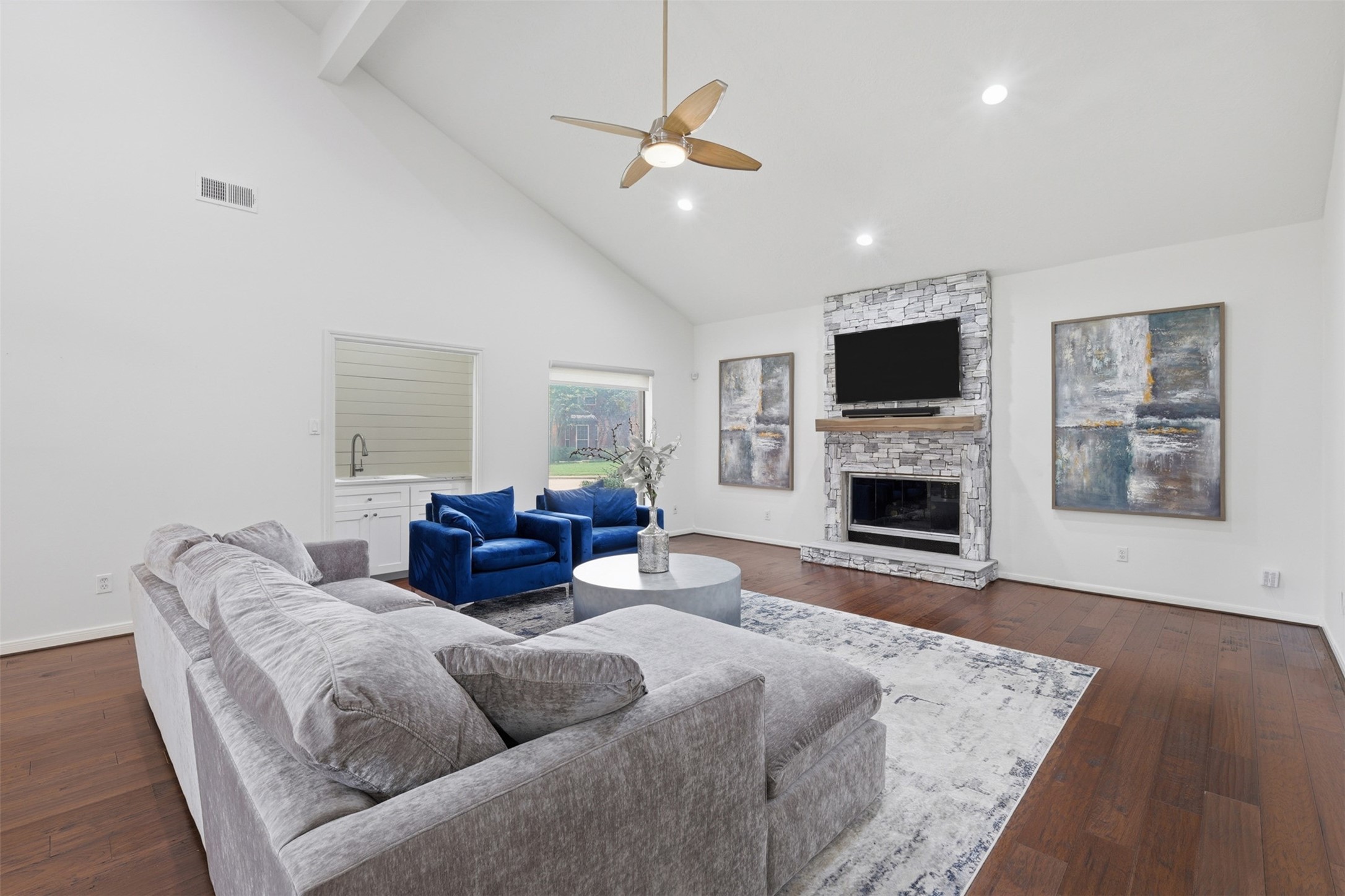 1022 Trapper Hill Drive Property Photo 6