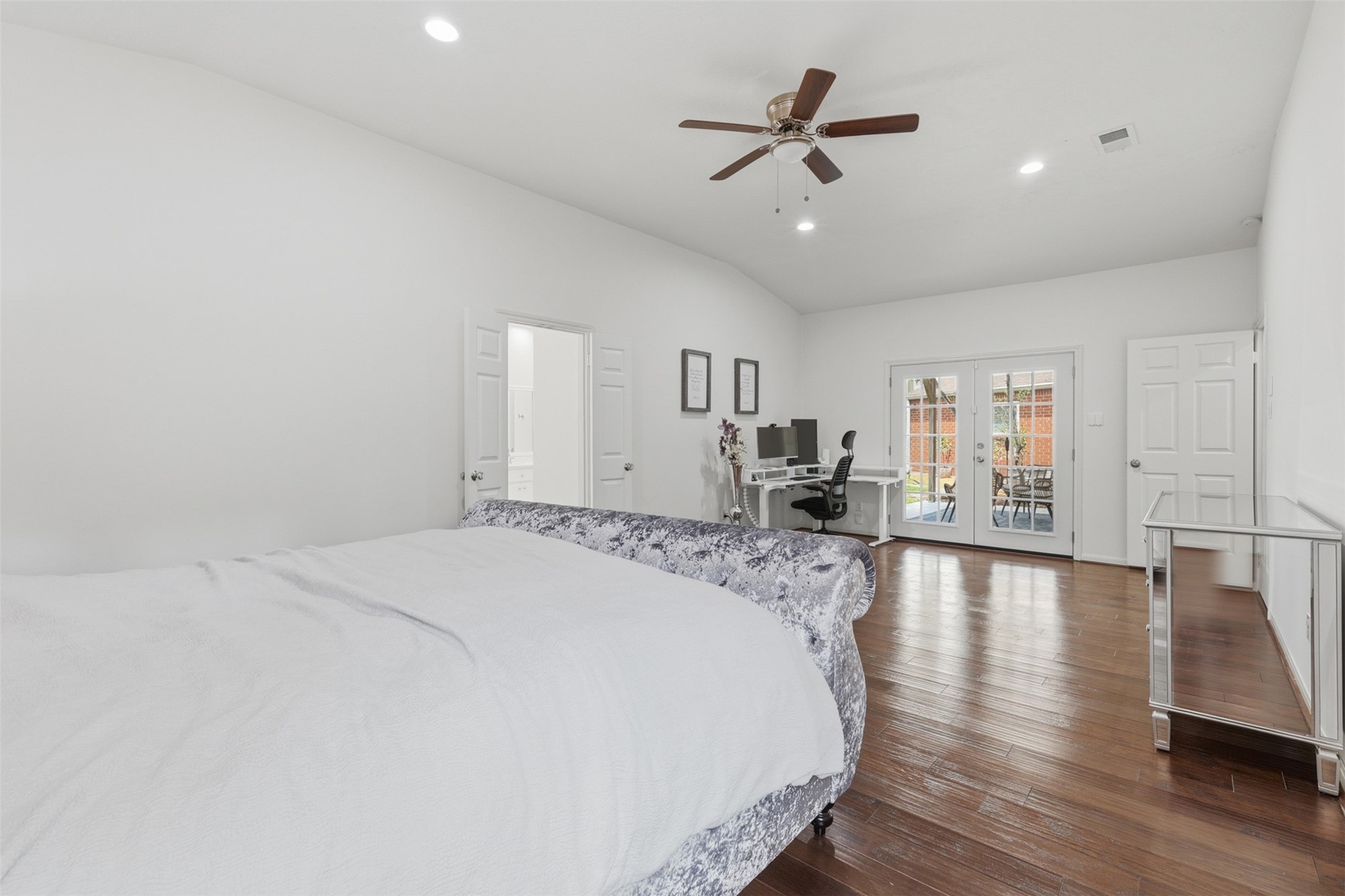1022 Trapper Hill Drive Property Photo 11