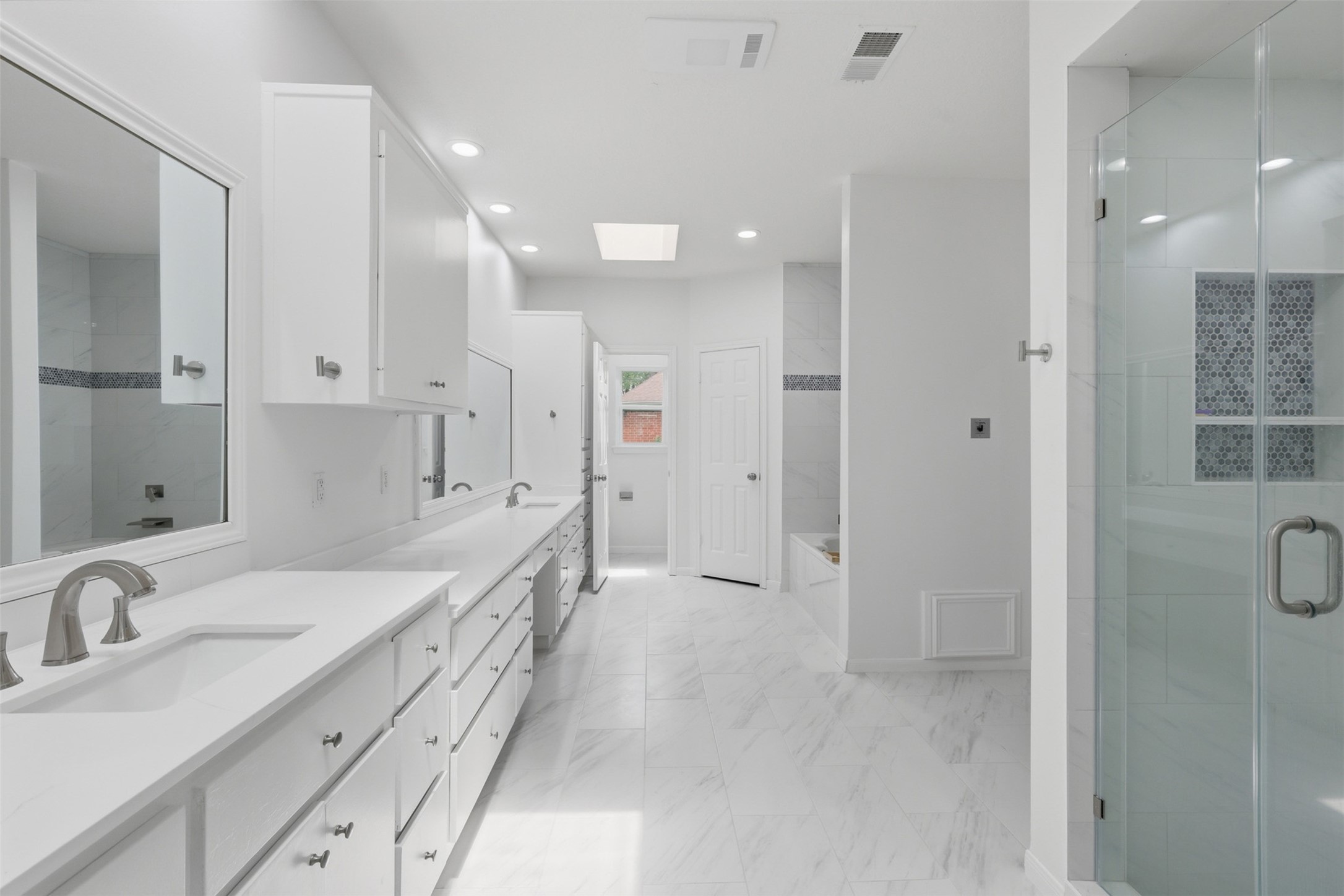 1022 Trapper Hill Drive Property Photo 14