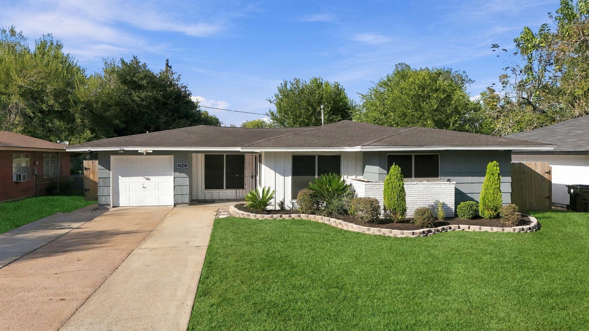 5747 Thrush Drive, Houston Tx 77033 Property Photo 1