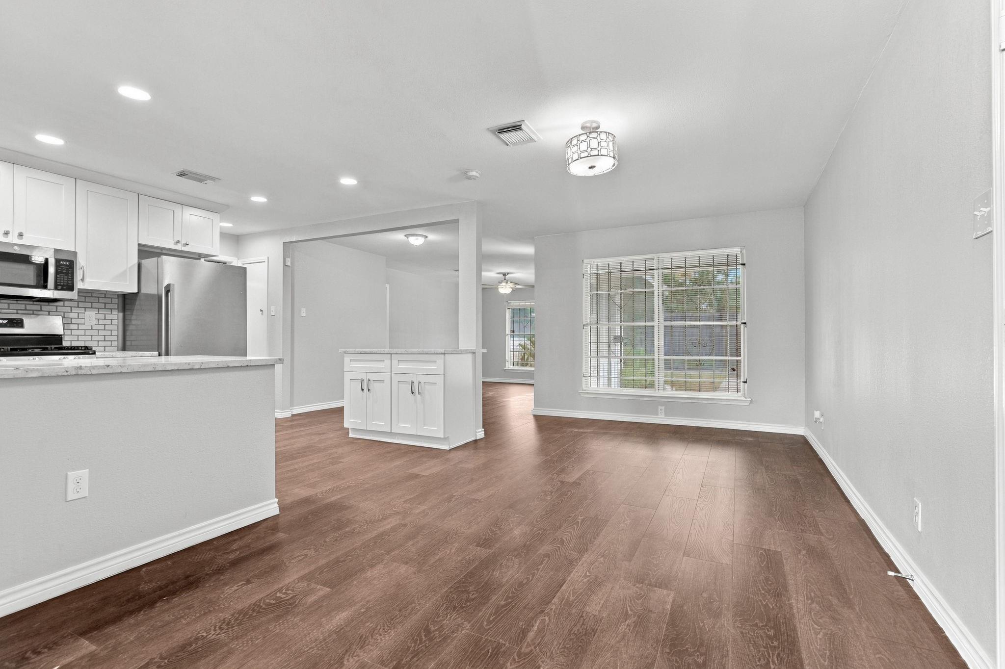 5747 Thrush Drive, Houston Tx 77033 Property Photo 9