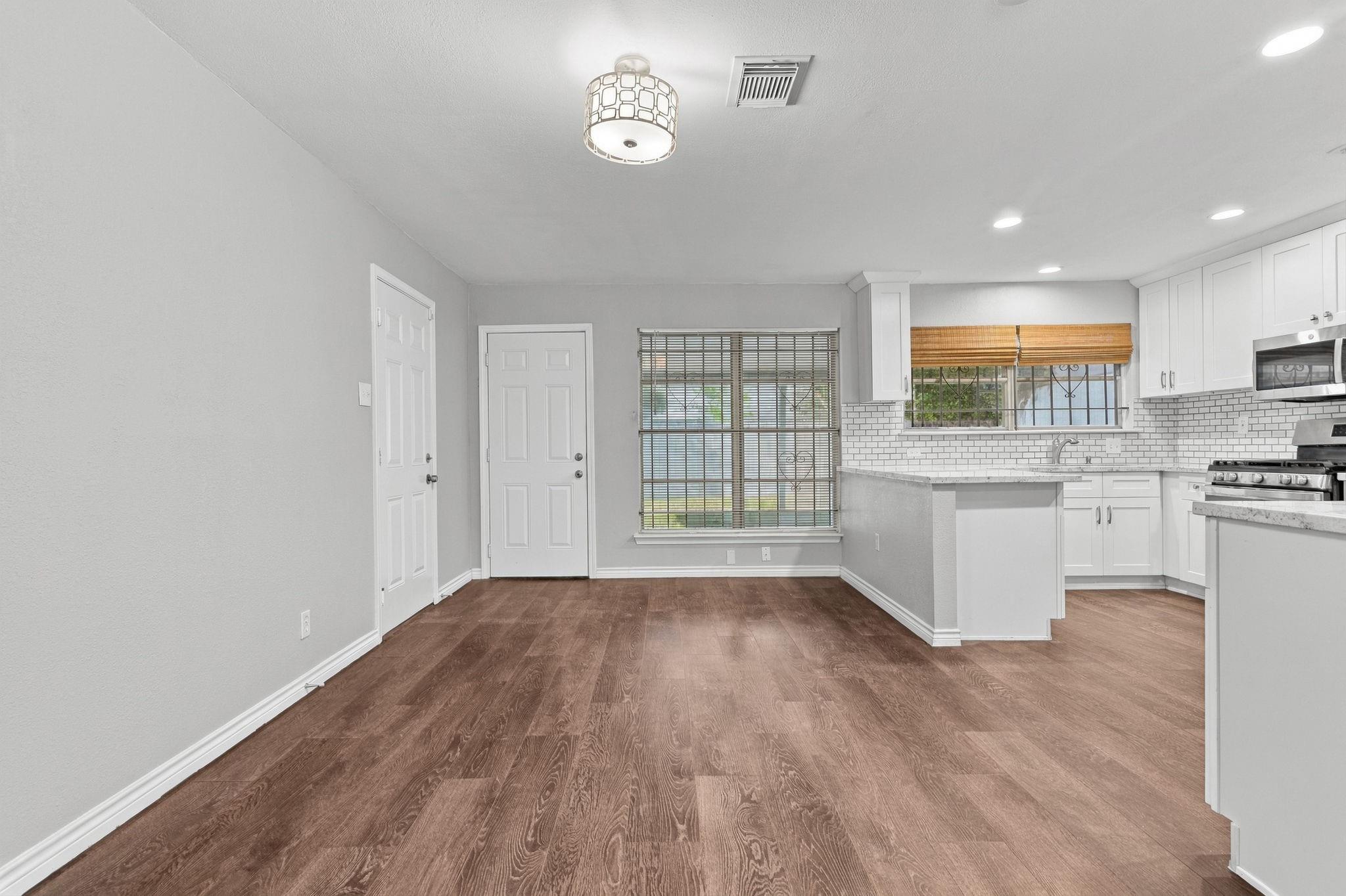 5747 Thrush Drive, Houston Tx 77033 Property Photo 15
