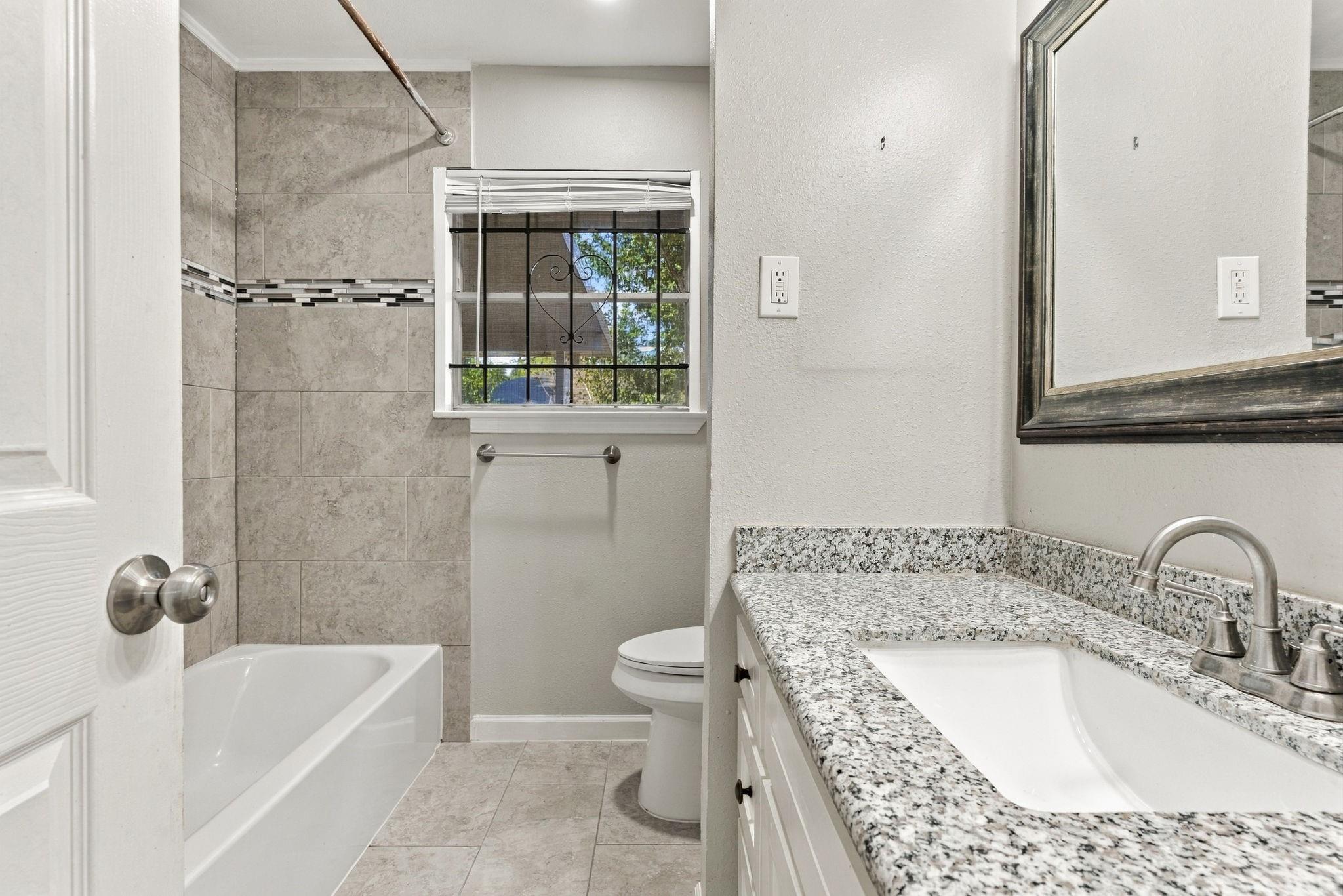 5747 Thrush Drive, Houston Tx 77033 Property Photo 26