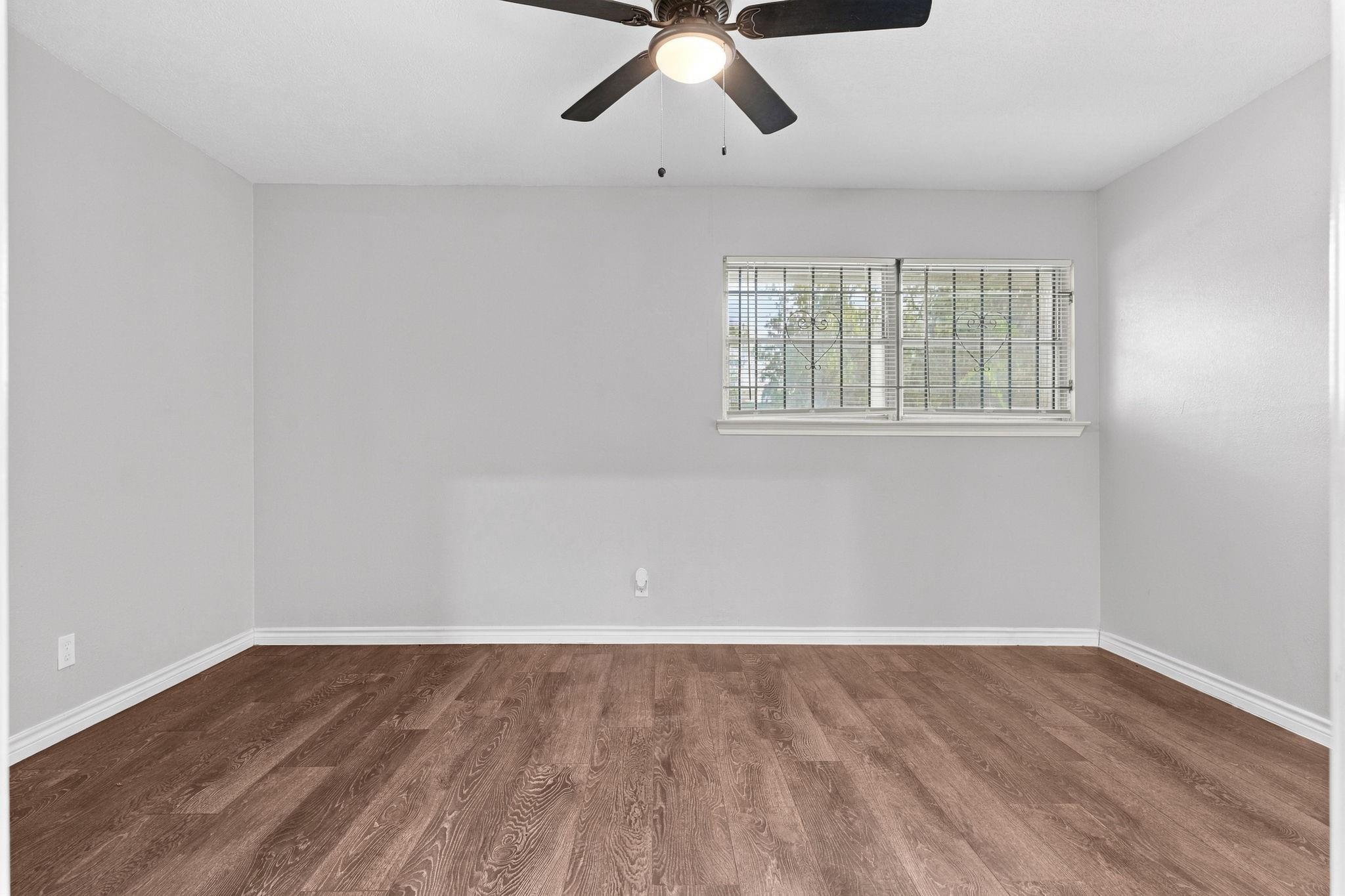 5747 Thrush Drive, Houston Tx 77033 Property Photo 36