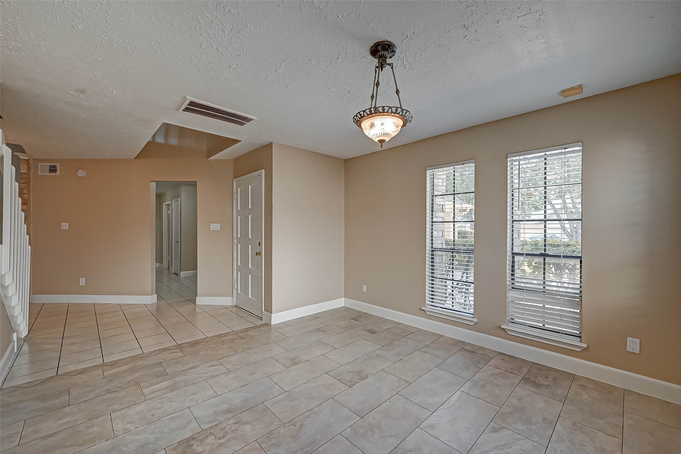 3510 Greenwood Dr Drive Property Photo 5