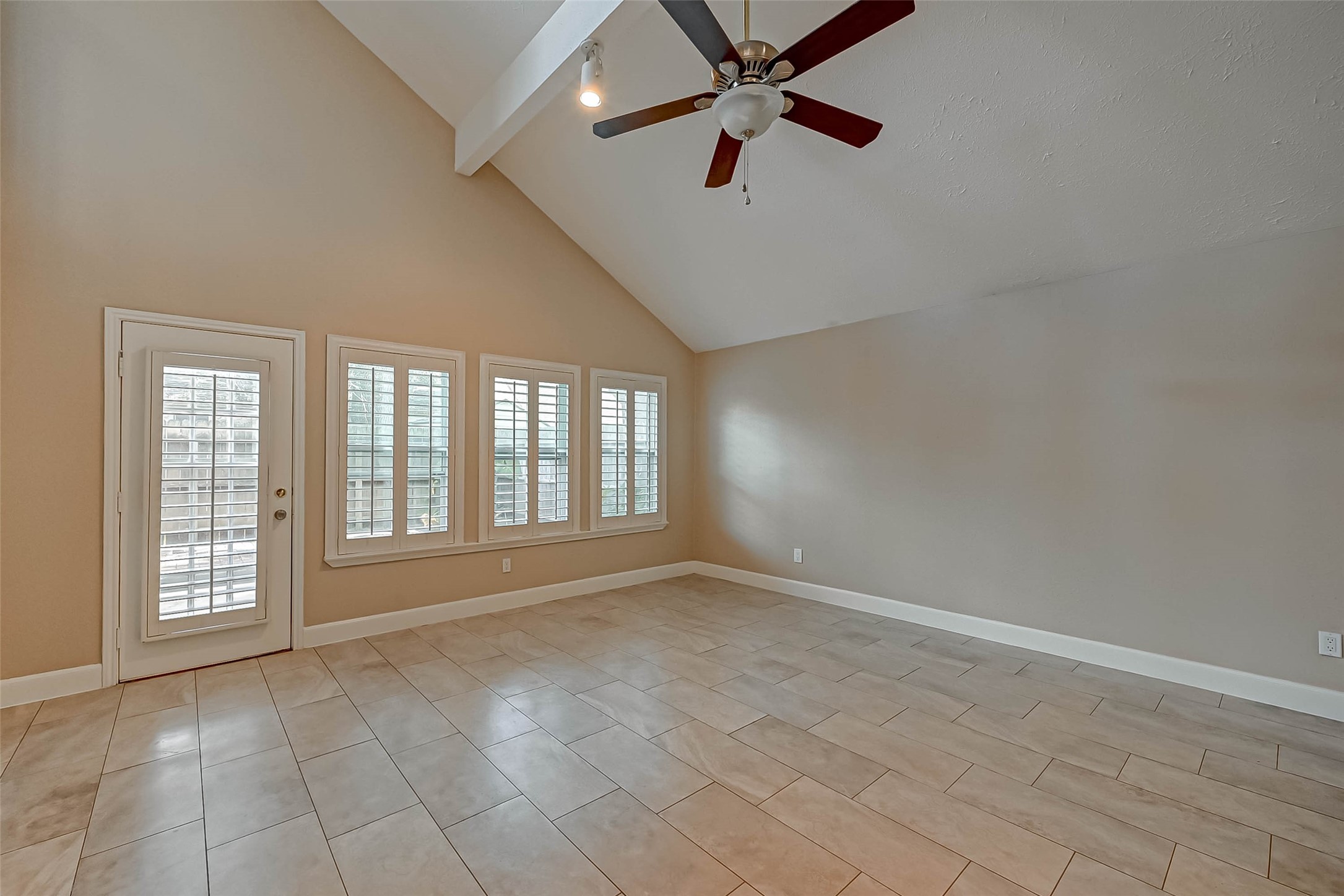 3510 Greenwood Dr Drive Property Photo 6