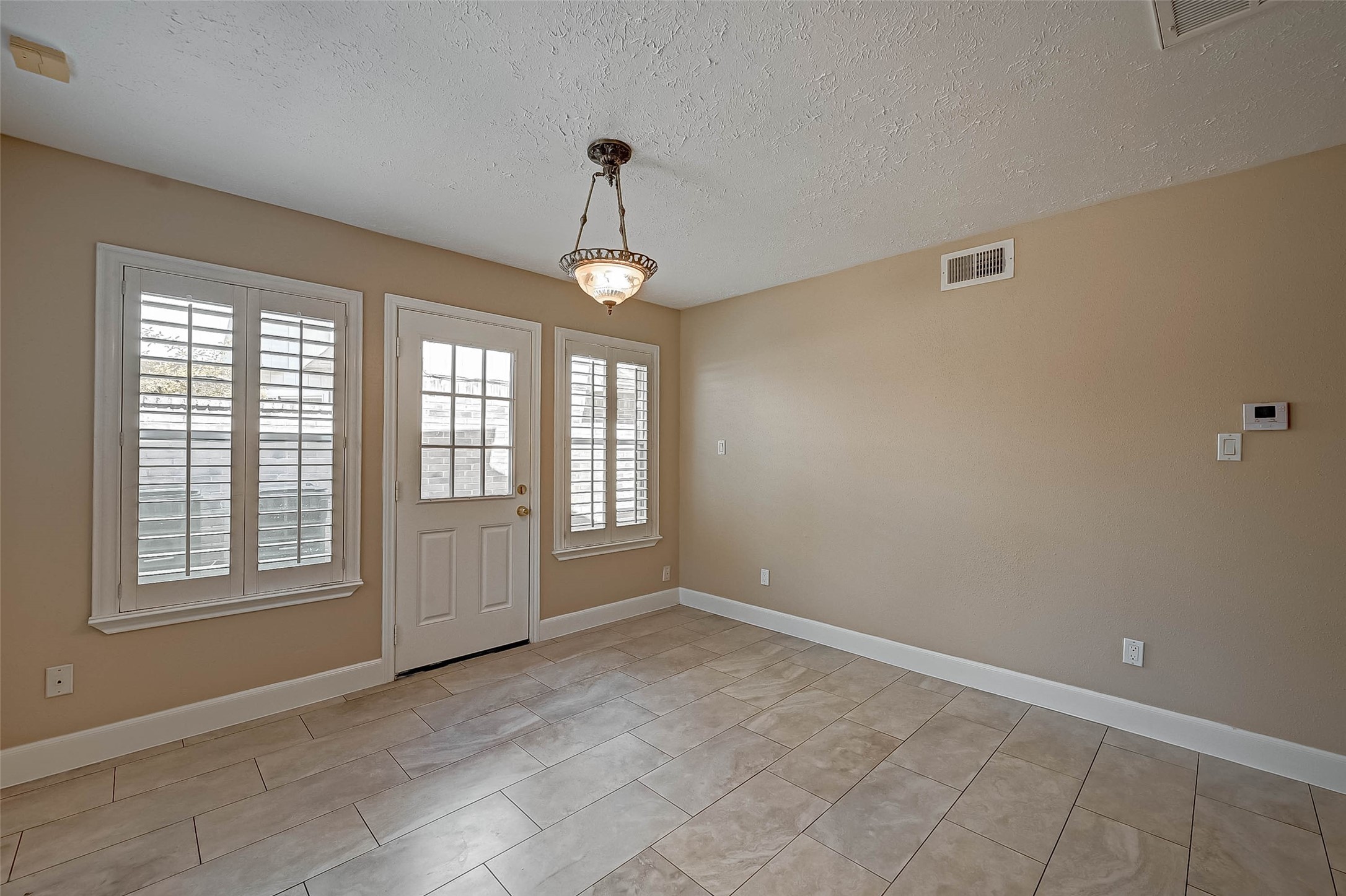 3510 Greenwood Dr Drive Property Photo 8