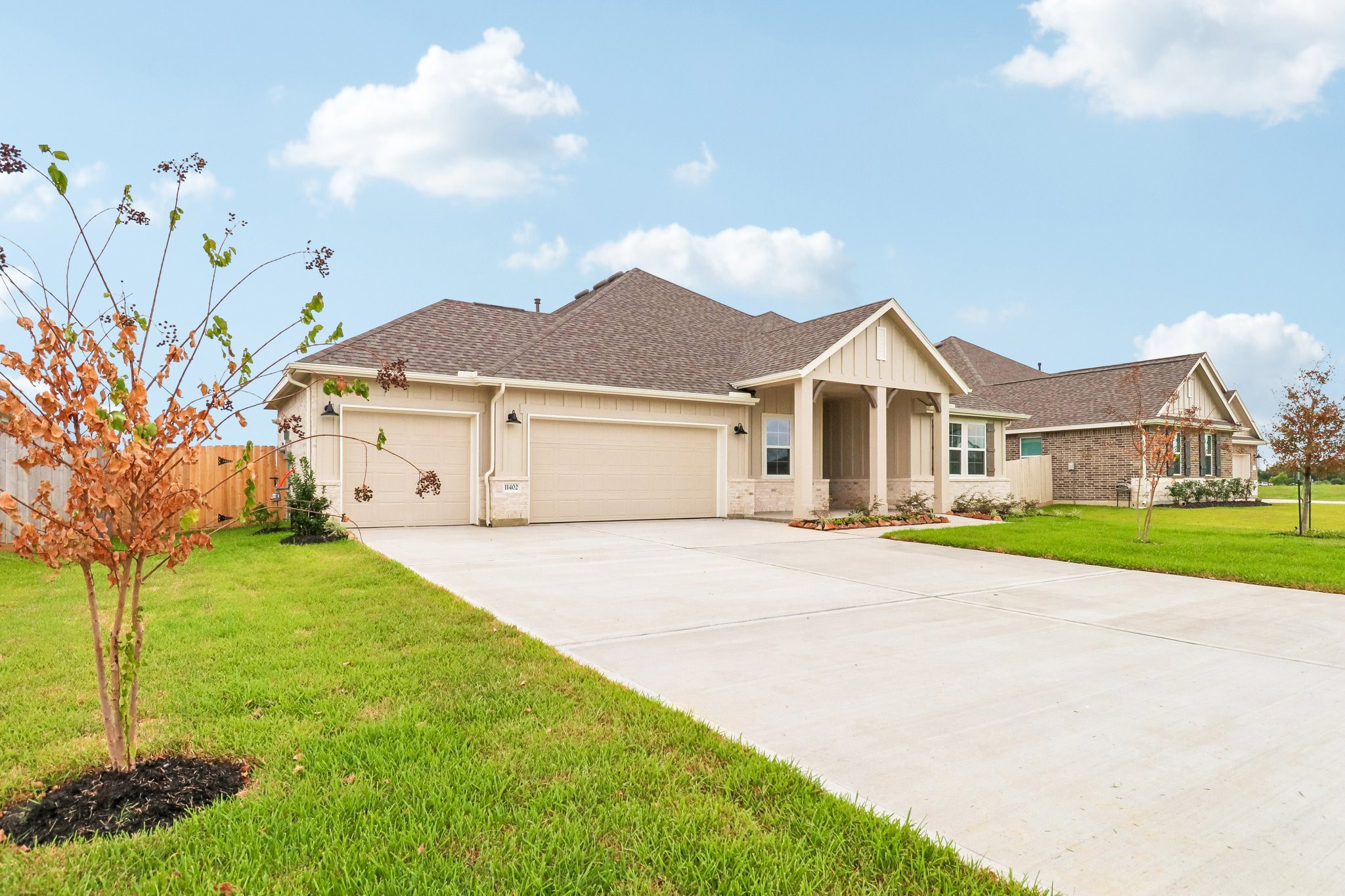 11402 Old Fashion Circle Property Photo 3