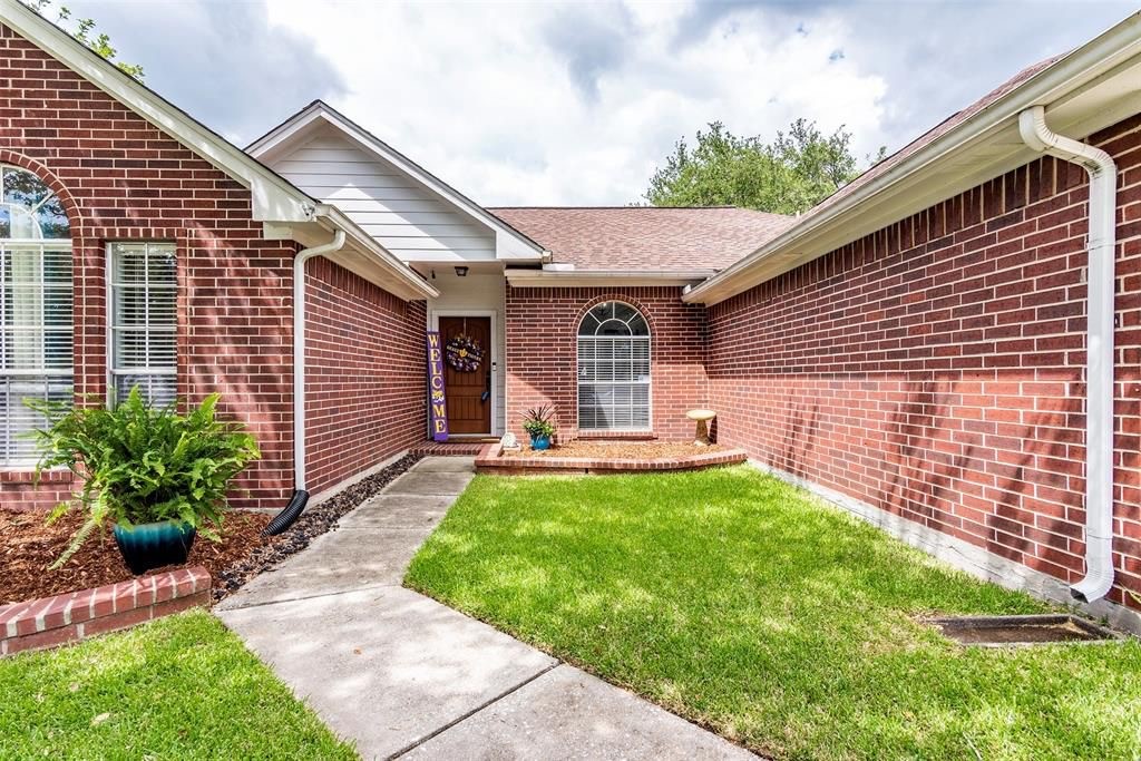 16206 Ruffian Drive Property Photo 3