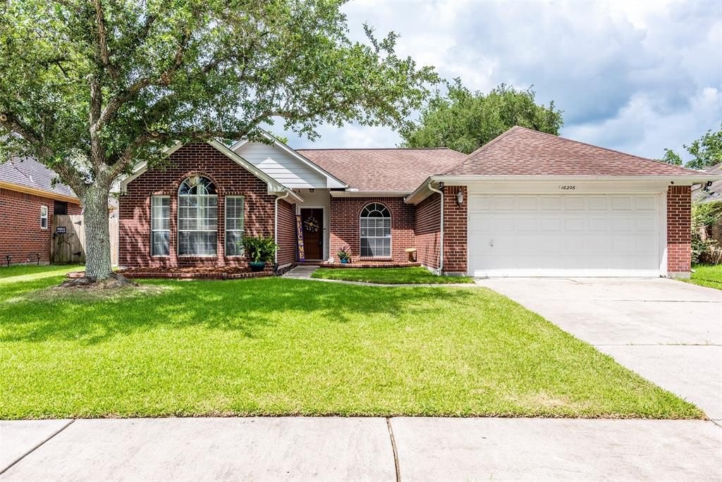 16206 Ruffian Drive Property Photo 4