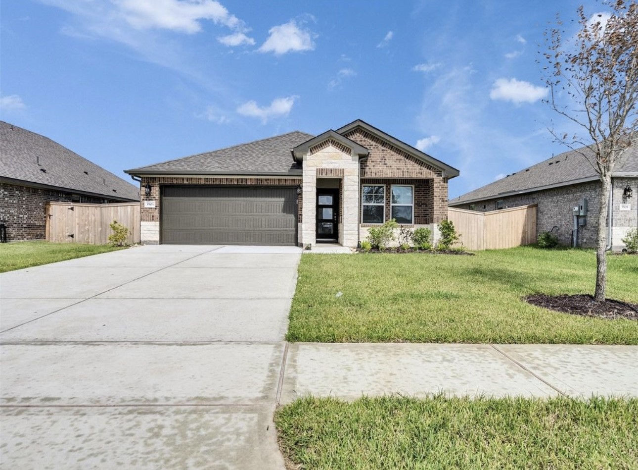 10407 Hermann Trace Property Photo 1