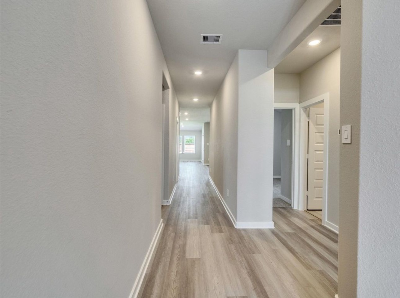 10407 Hermann Trace Property Photo 4