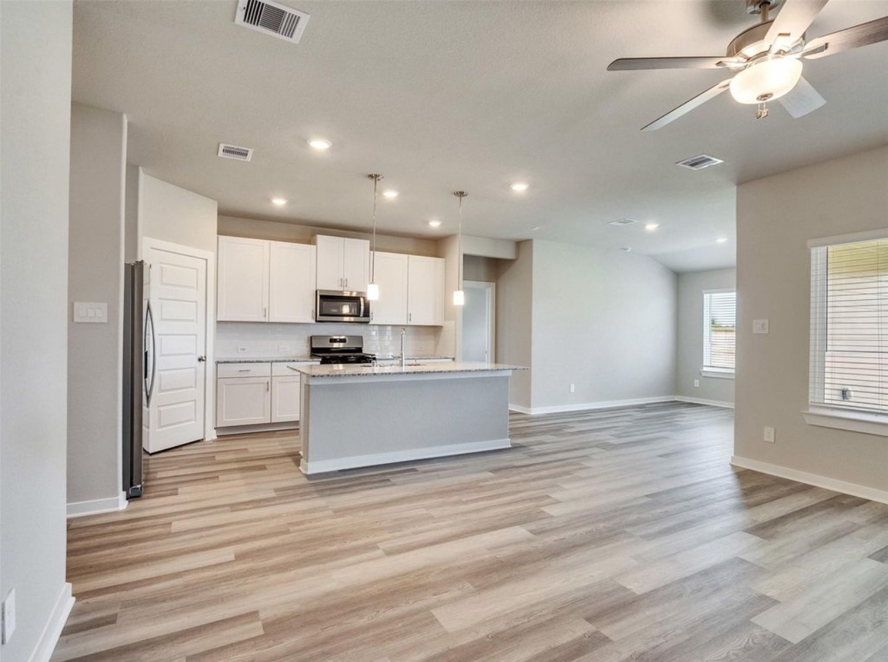 10407 Hermann Trace Property Photo 6