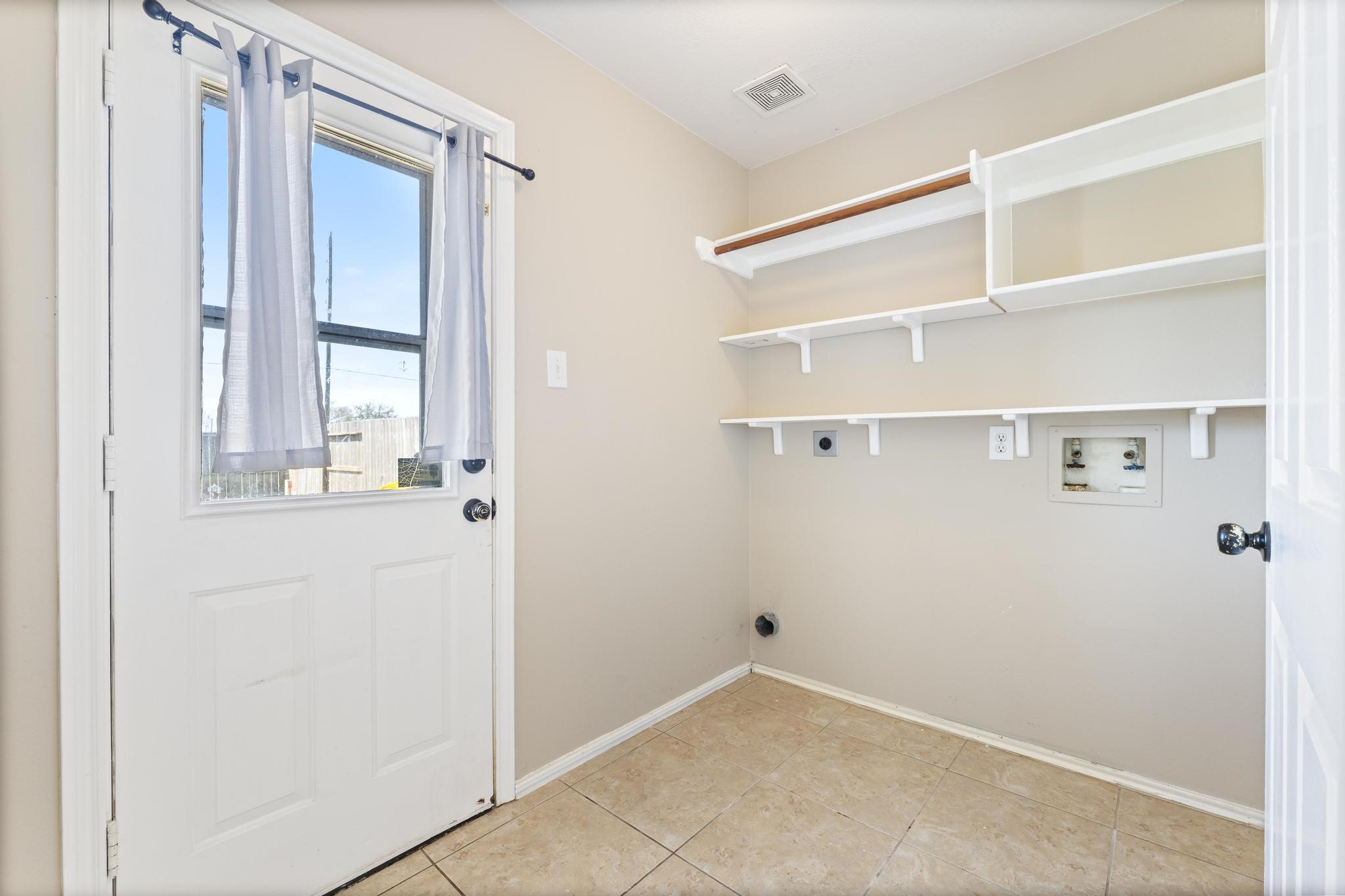 1114 Andover Drive Property Photo 8