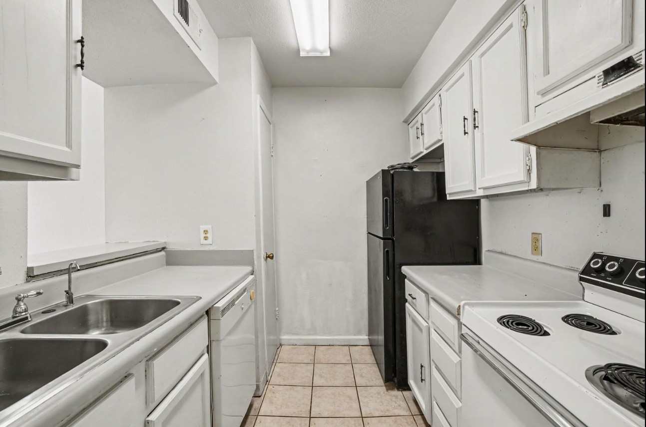 10075 Westpark Drive 37 Property Photo 6