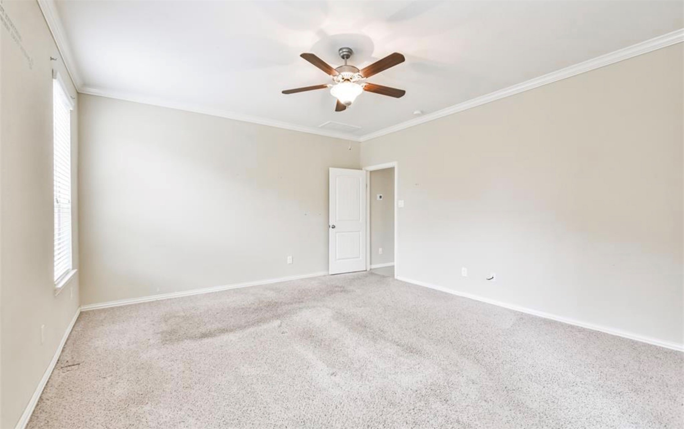 2245 Maple Point Drive N Property Photo 9