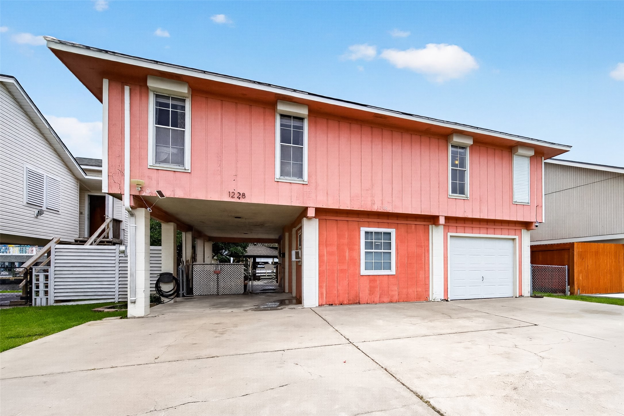 1228 Sailfish Street Property Photo 2