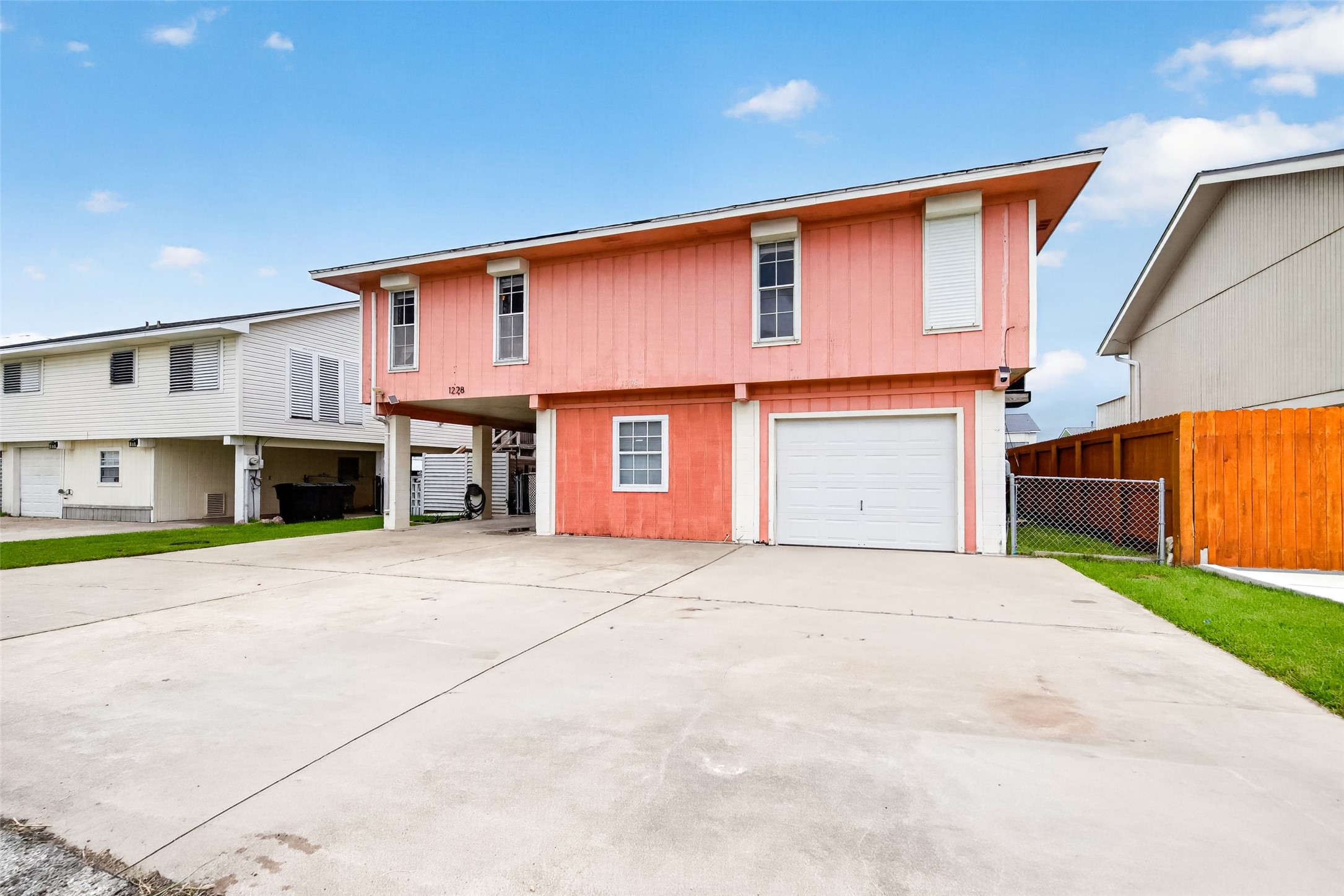 1228 Sailfish Street Property Photo 3
