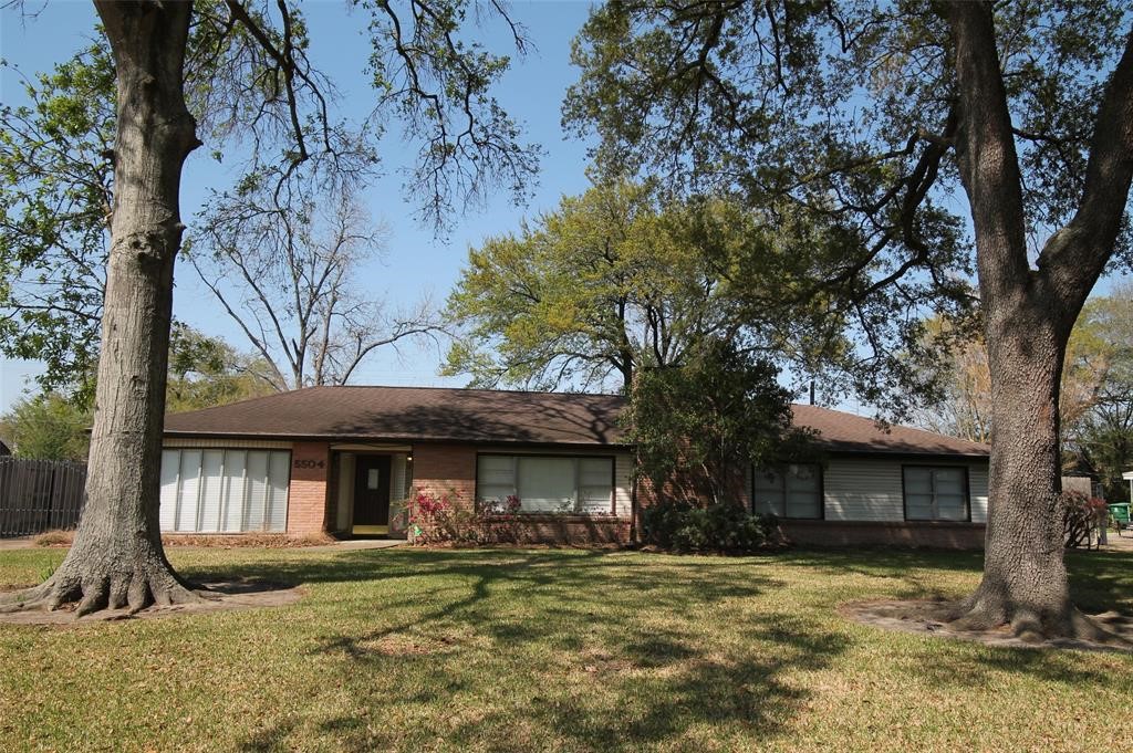 5504 Valerie Street Property Photo 2