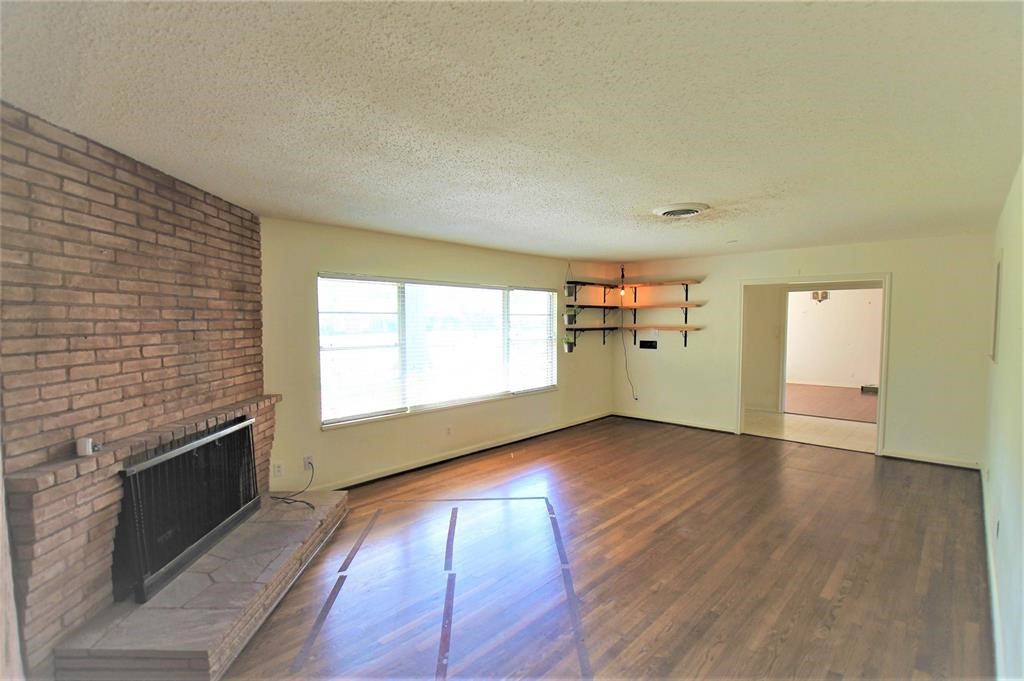 5504 Valerie Street Property Photo 4