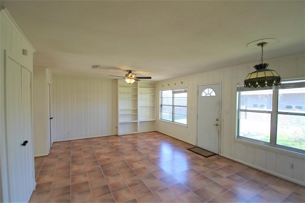 5504 Valerie Street Property Photo 7