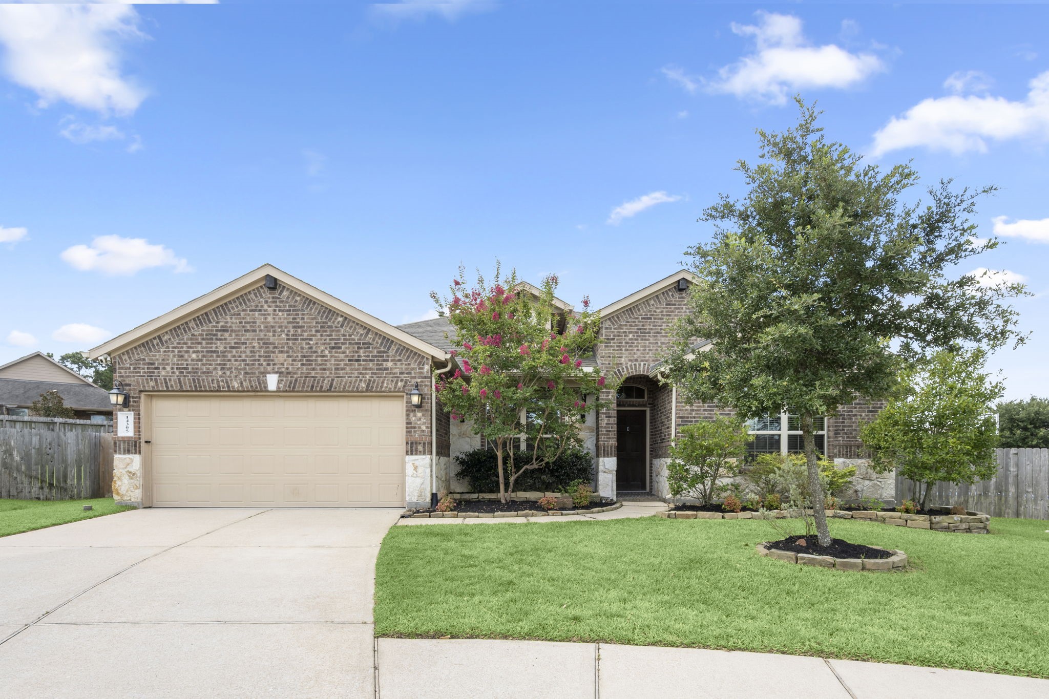 14305 Sawtooth Forest Court Property Photo 1