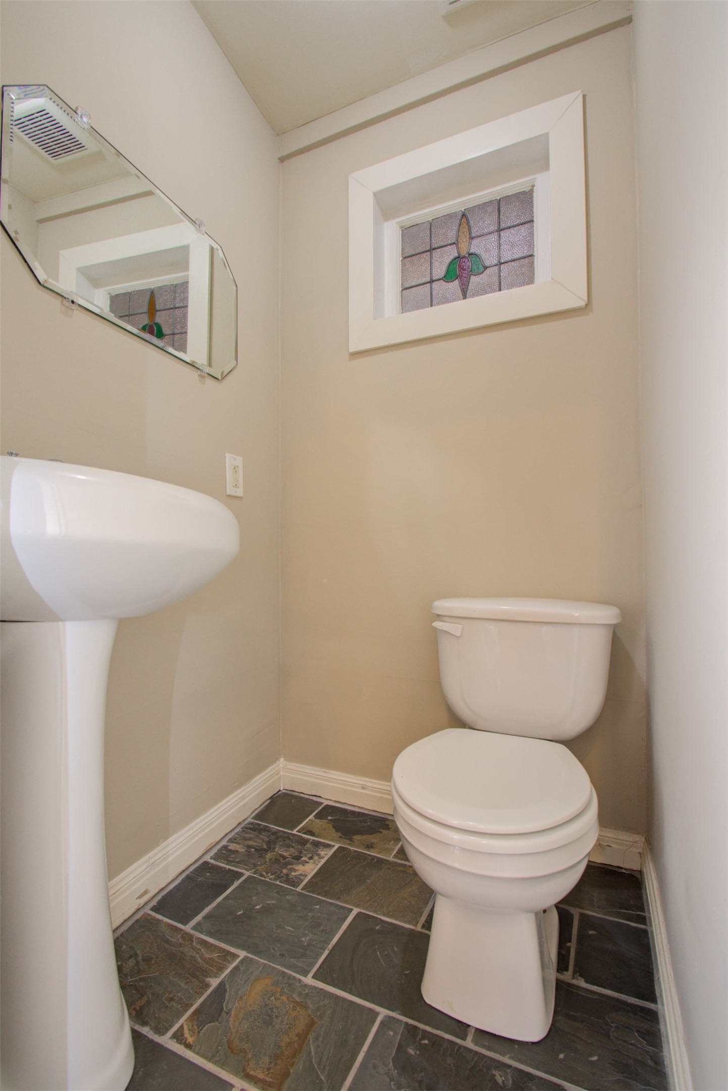 5419 Gulfton Street H Property Photo 10