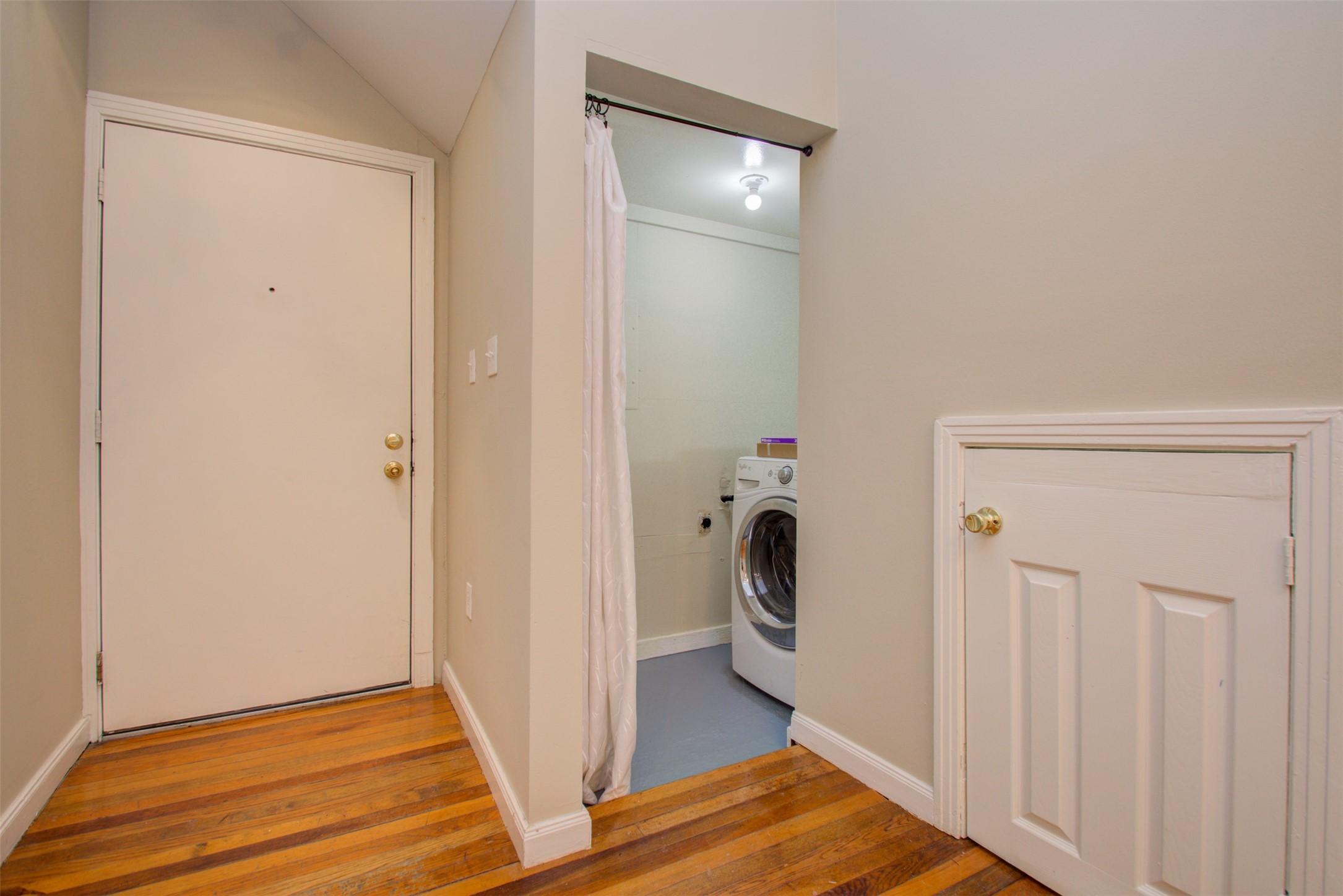 5419 Gulfton Street H Property Photo 11
