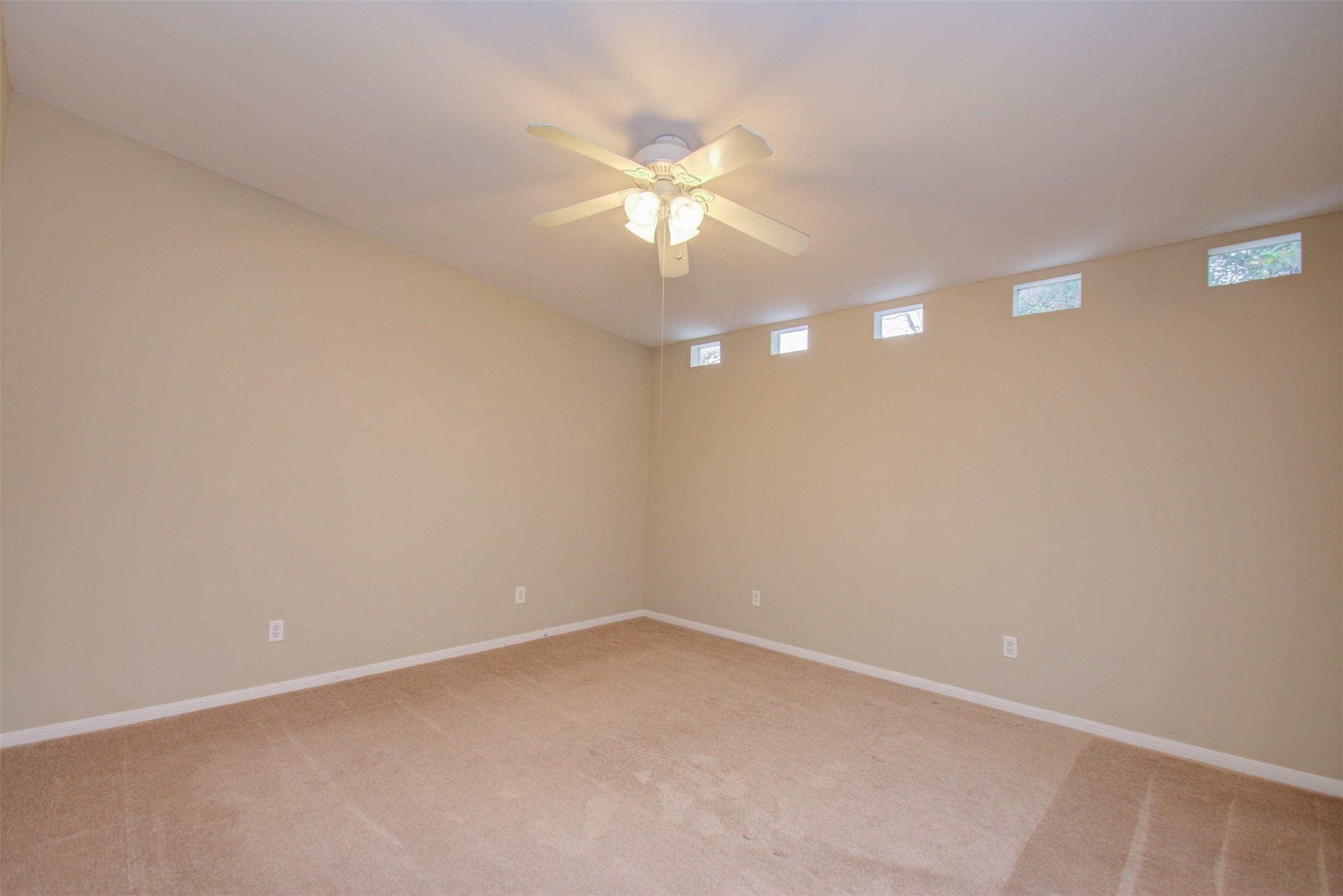 5419 Gulfton Street H Property Photo 13