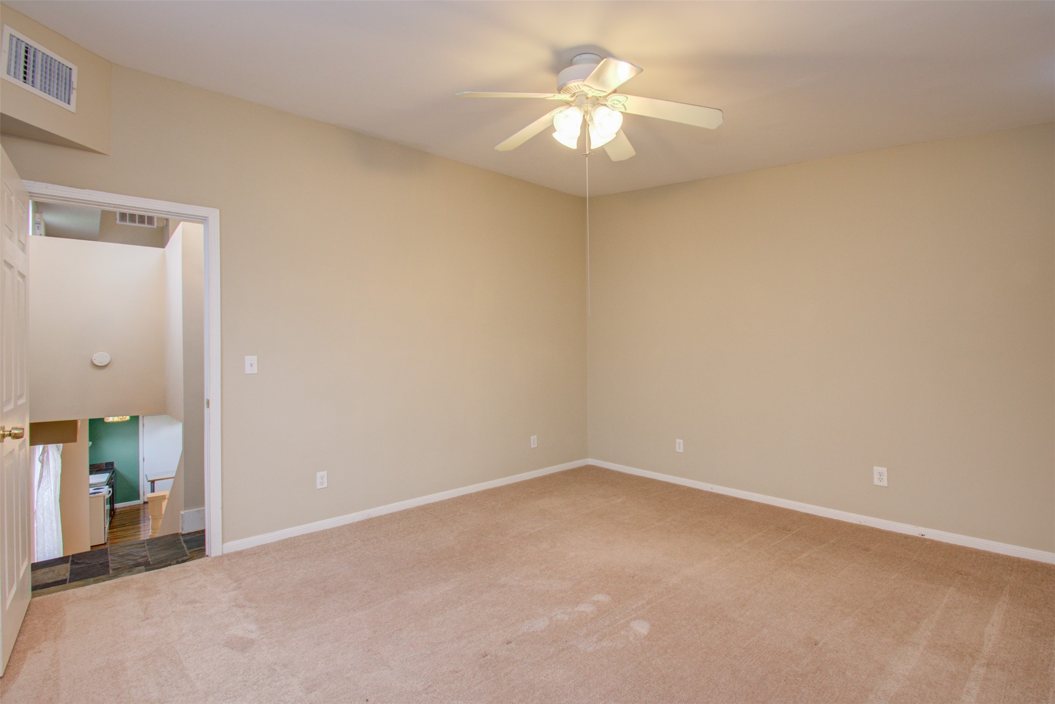 5419 Gulfton Street H Property Photo 14