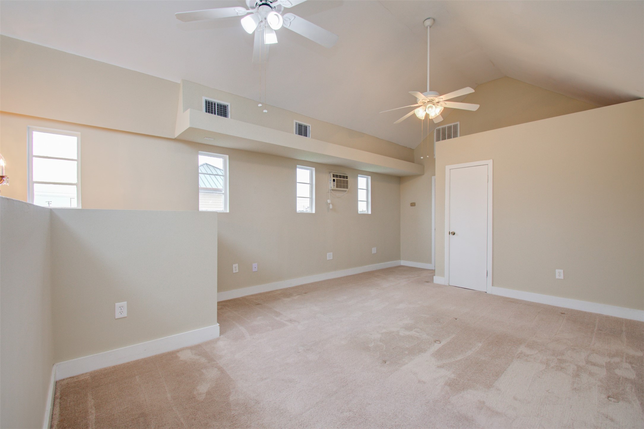 5419 Gulfton Street H Property Photo 17