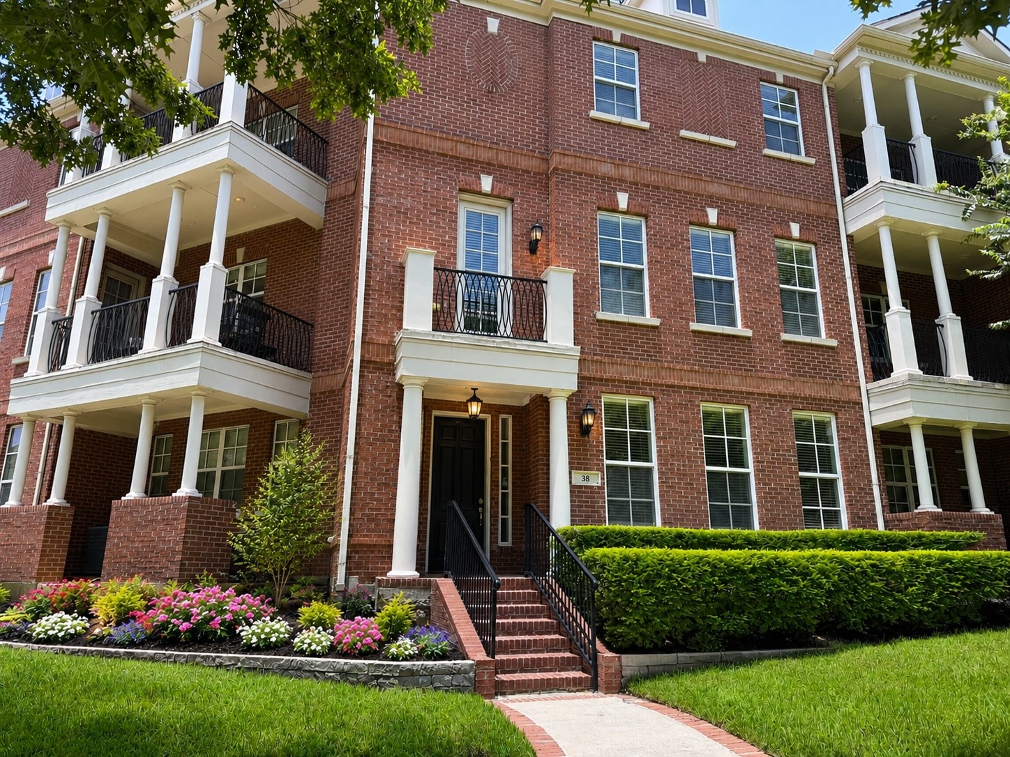 38 Shell Port Square Property Photo 1