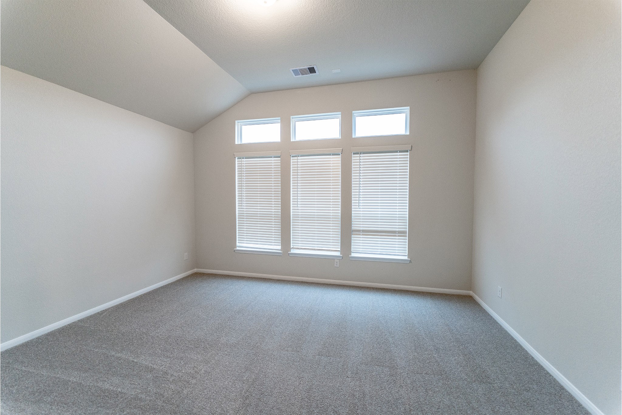 23510 Zinfandel Drive Property Photo 9