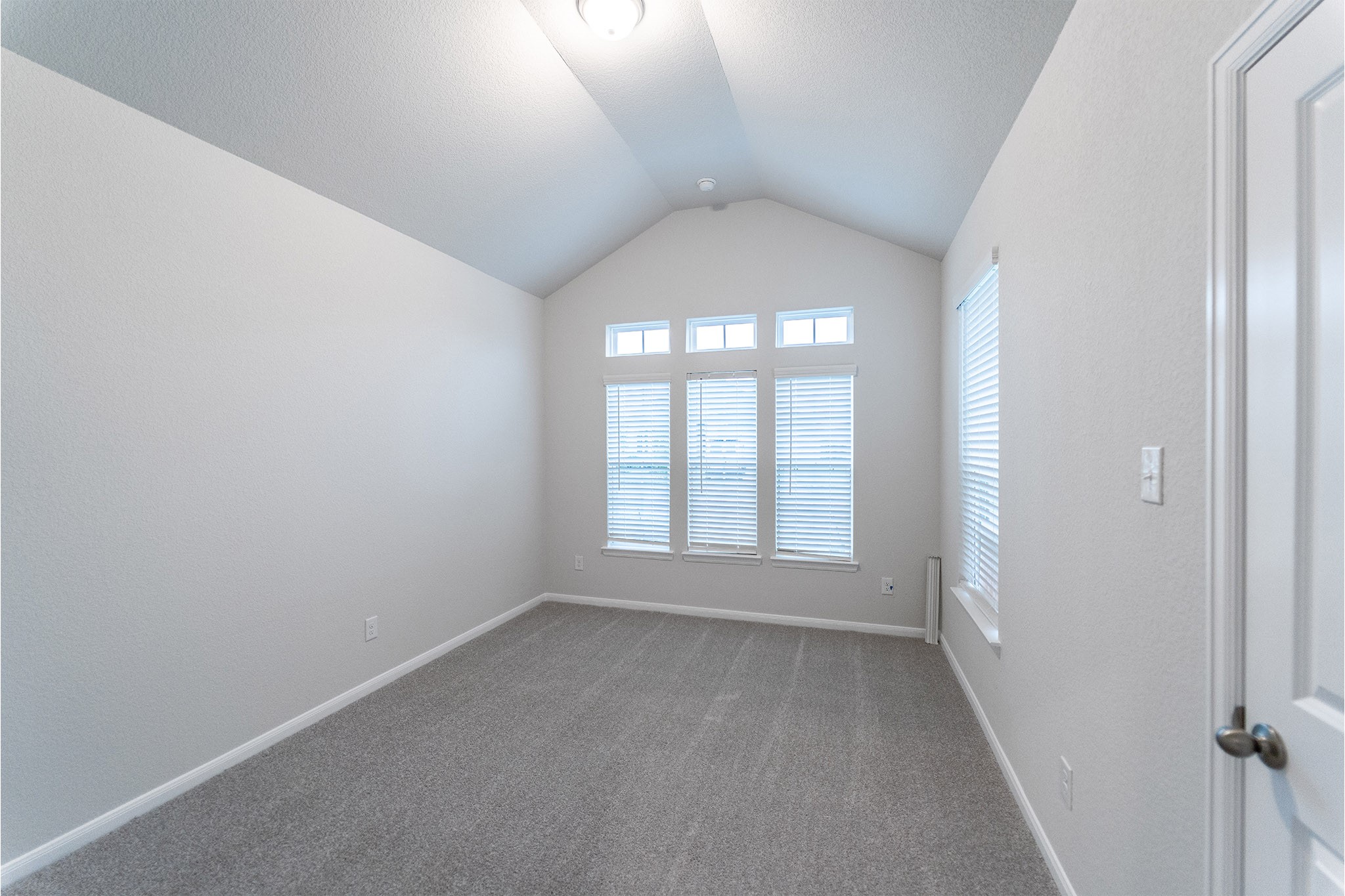 23510 Zinfandel Drive Property Photo 14