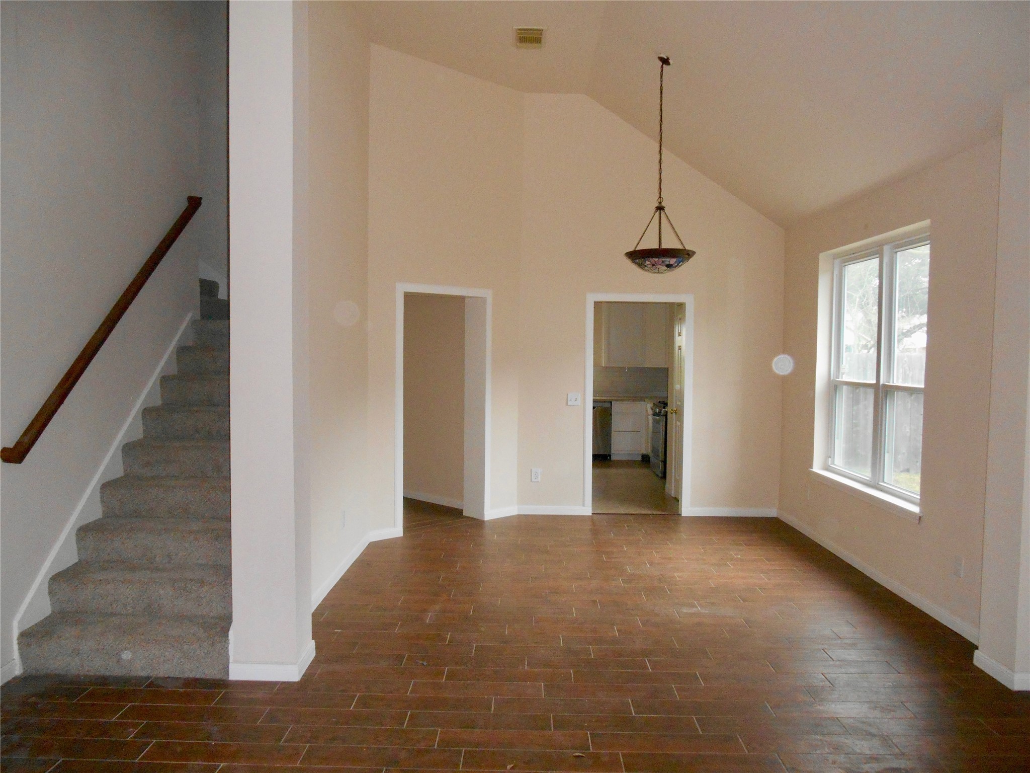 6203 Faulkner Ridge Drive Property Photo 4