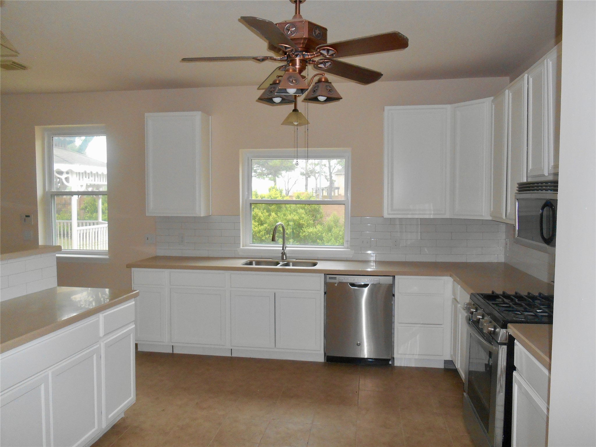 6203 Faulkner Ridge Drive Property Photo 6