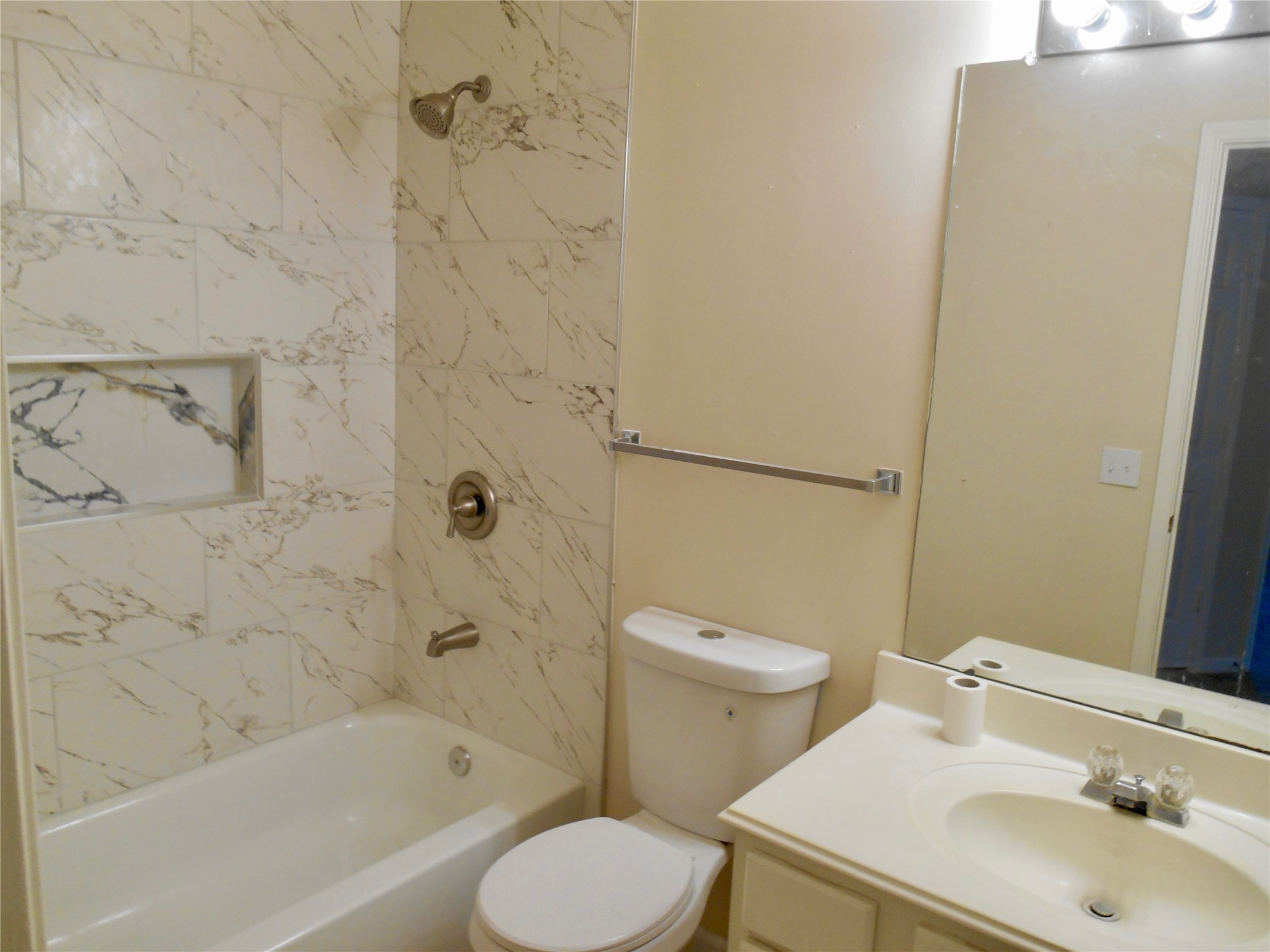 6203 Faulkner Ridge Drive Property Photo 17